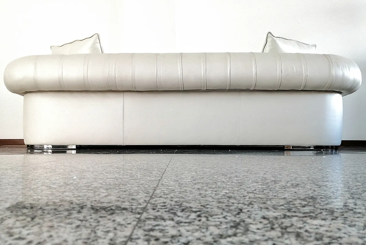 White Chesterfield Nirvana sofa by Rugiano, 2000s 4