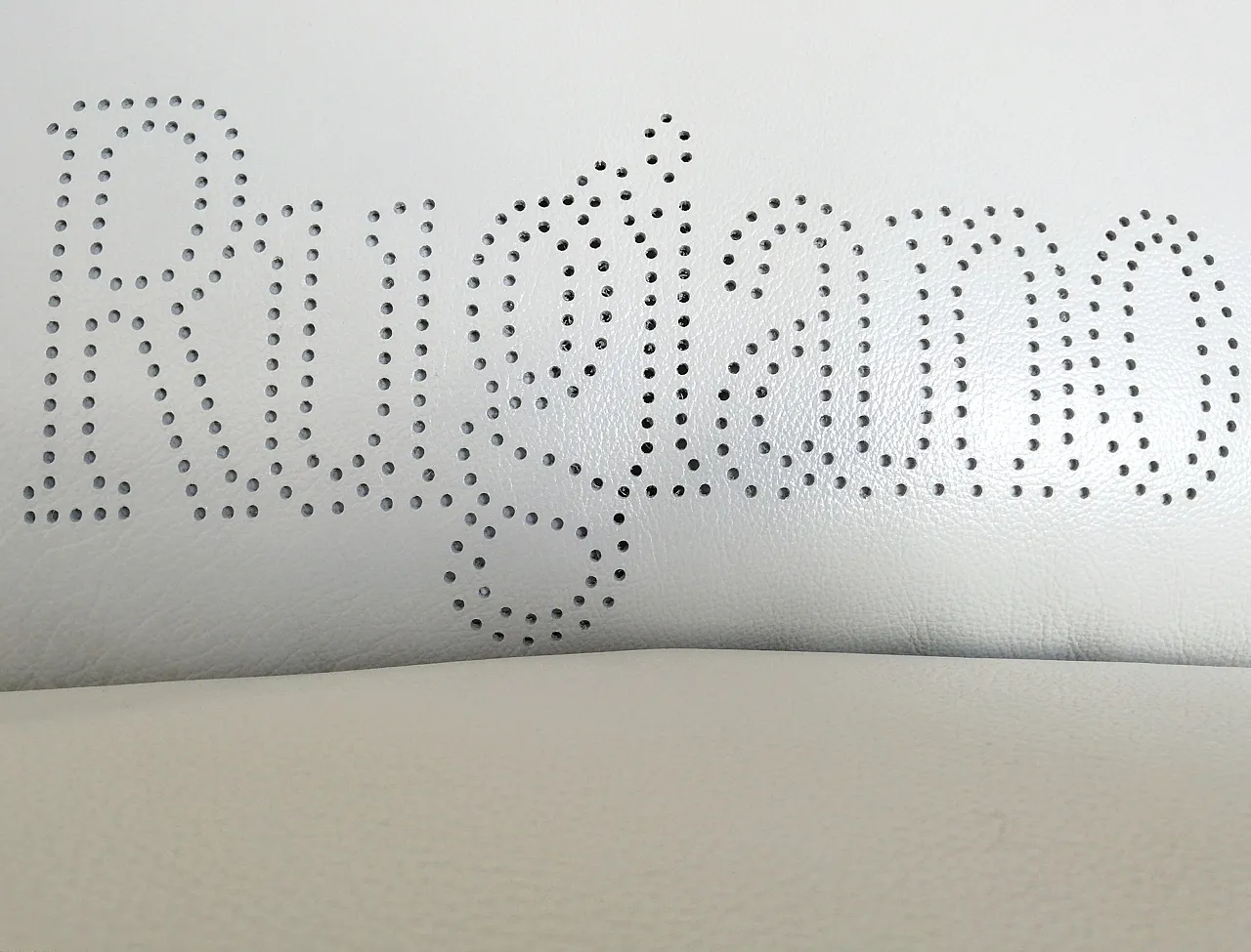 White Chesterfield Nirvana sofa by Rugiano, 2000s 19