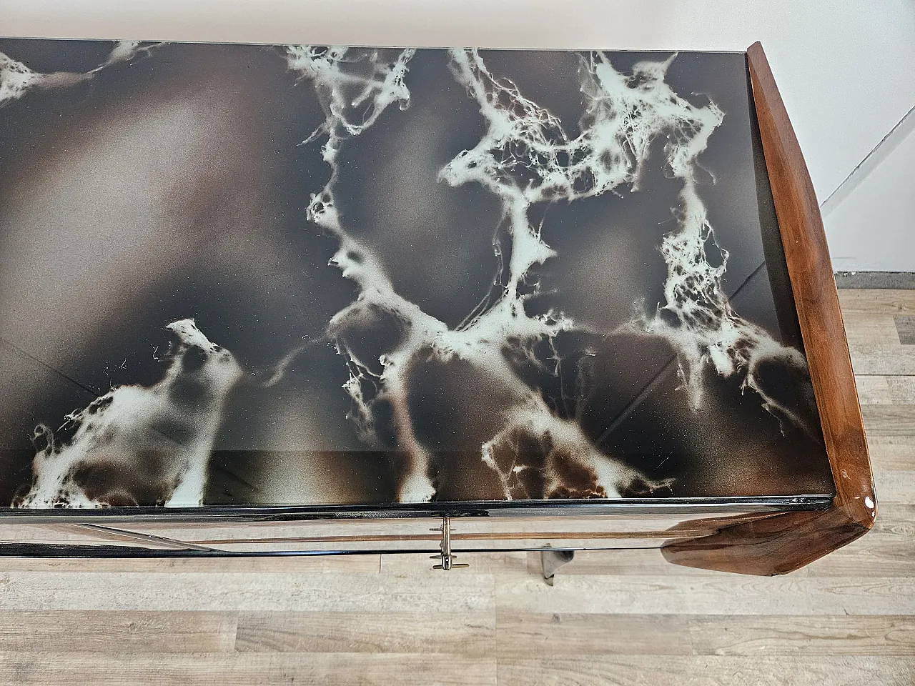 Briarwood chest of drawers with marbled effect glass top, 1950s 8