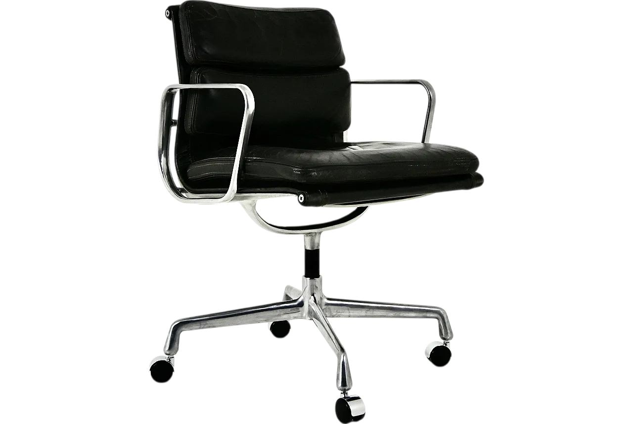 Black Soft Pad Chair by Charles and Ray Eames for Herman Miller, 60s 11