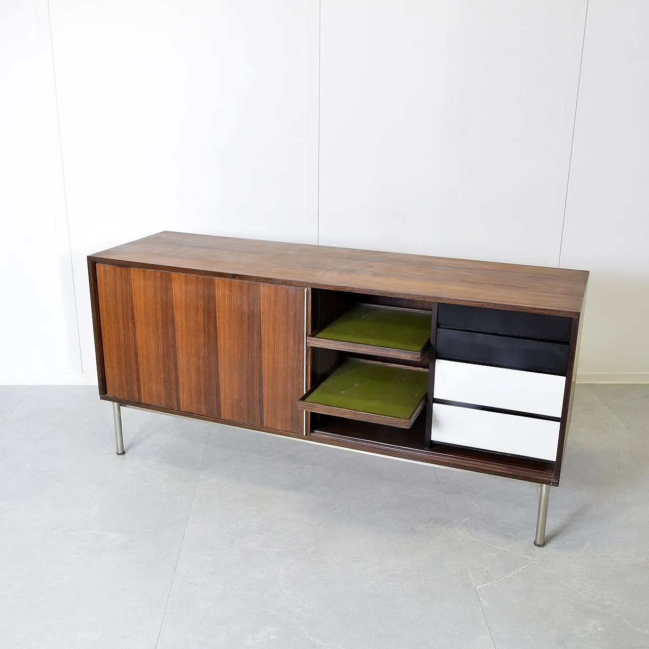 Credenza con ante scorrevoli e cassetti interni di Gastone Rinaldi, anni '70 1