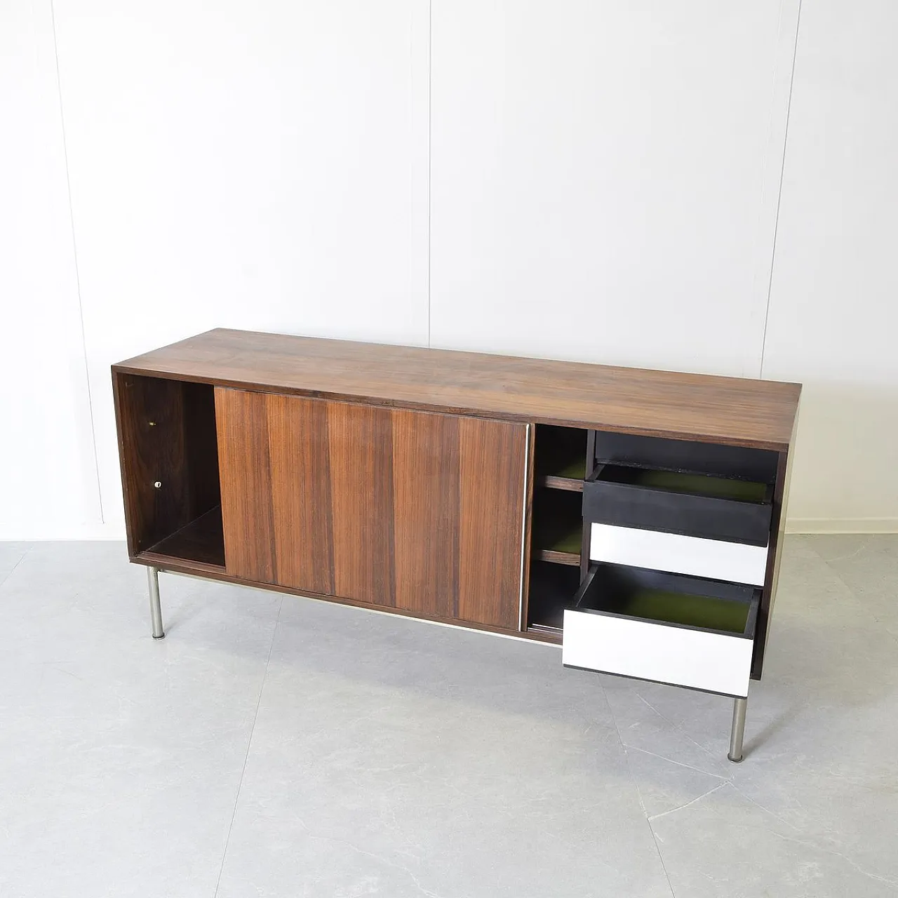 Credenza con ante scorrevoli e cassetti interni di Gastone Rinaldi, anni '70 7