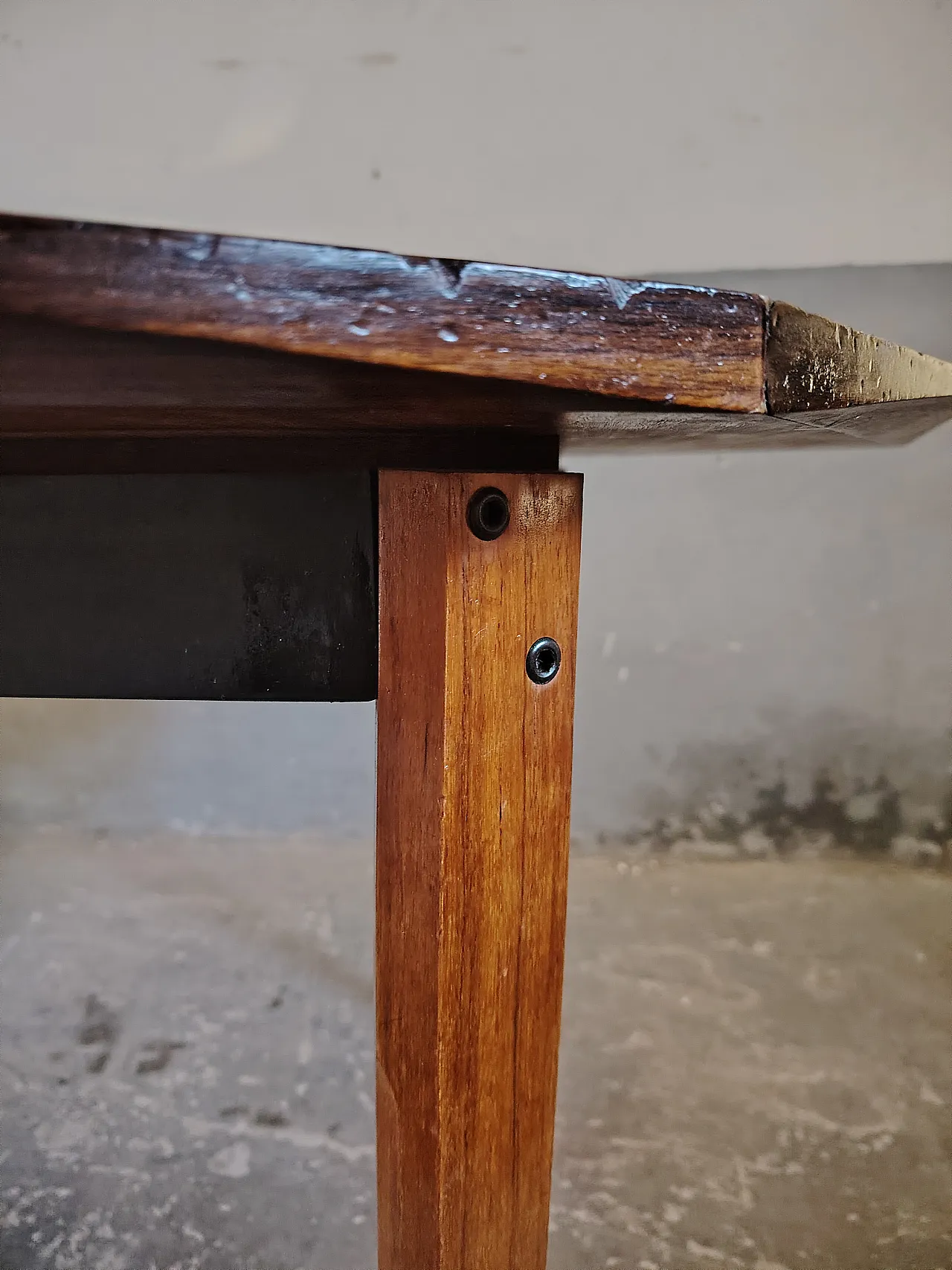 Round dining table, 60s 6