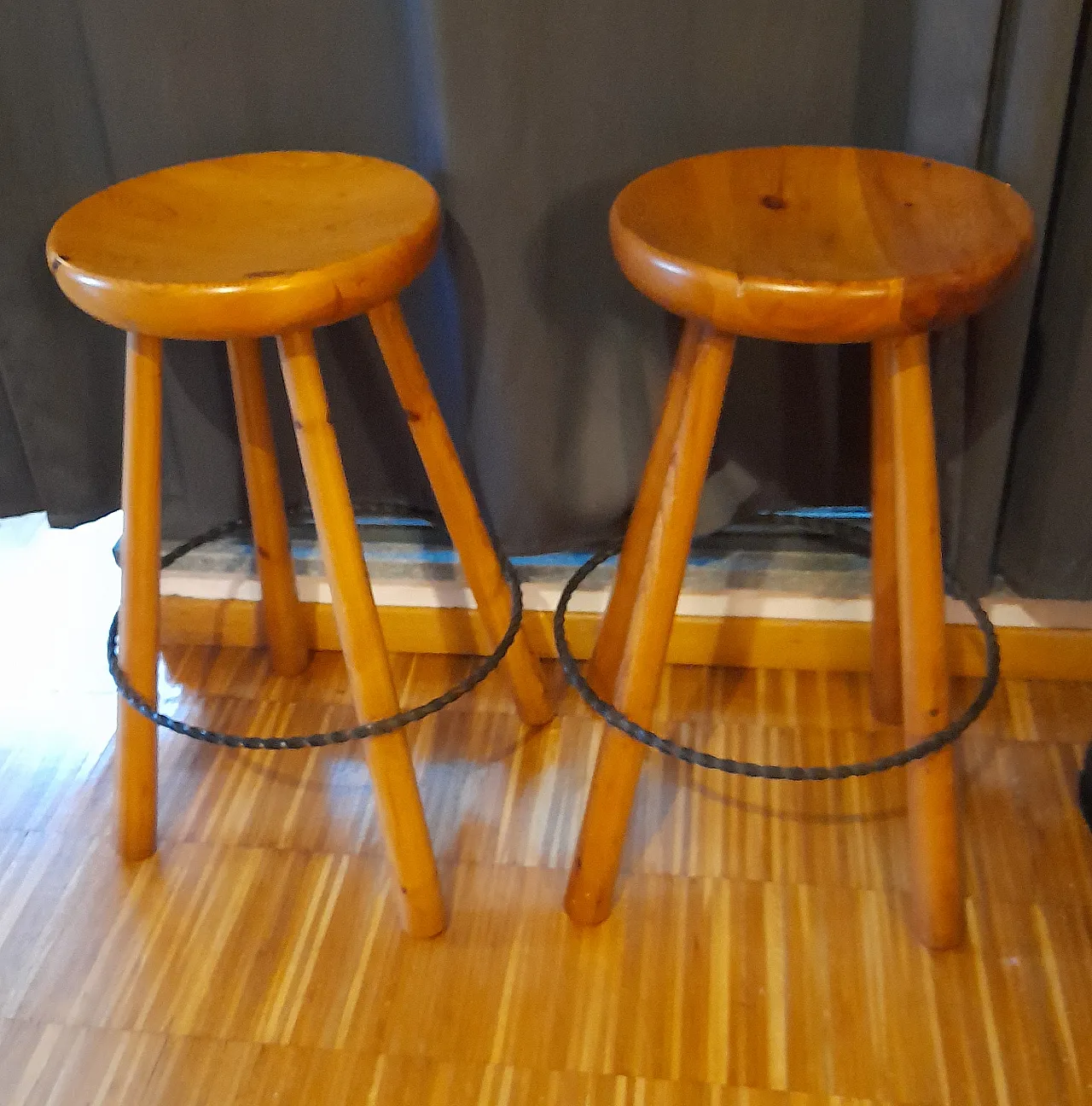 Pair of solid wood stools in the style of Charlotte Perriand, 70s 2