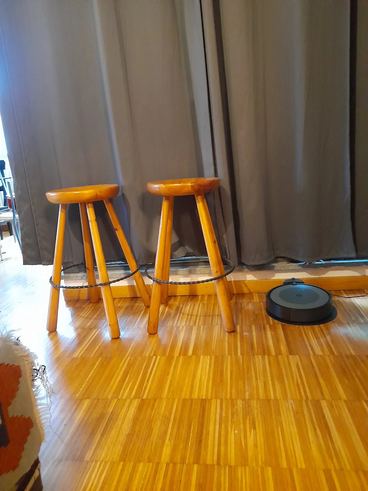 Pair of solid wood stools in the style of Charlotte Perriand, 70s 4