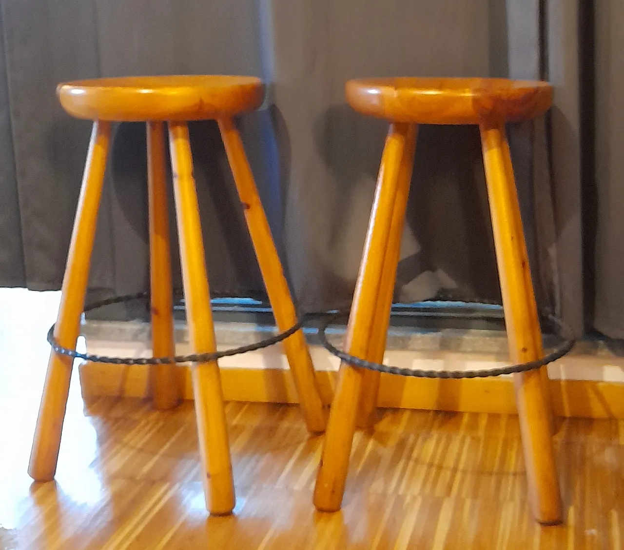 Pair of solid wood stools in the style of Charlotte Perriand, 70s 5