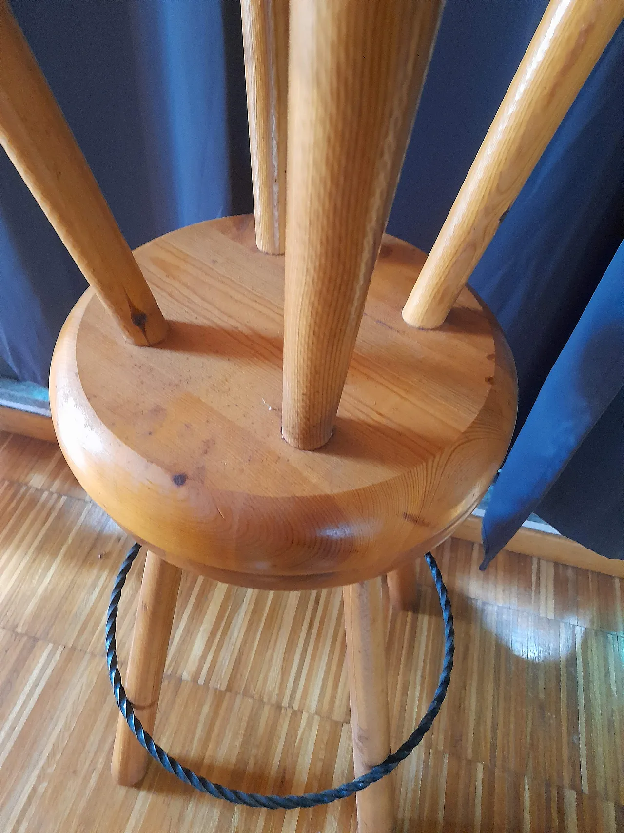 Pair of solid wood stools in the style of Charlotte Perriand, 70s 15