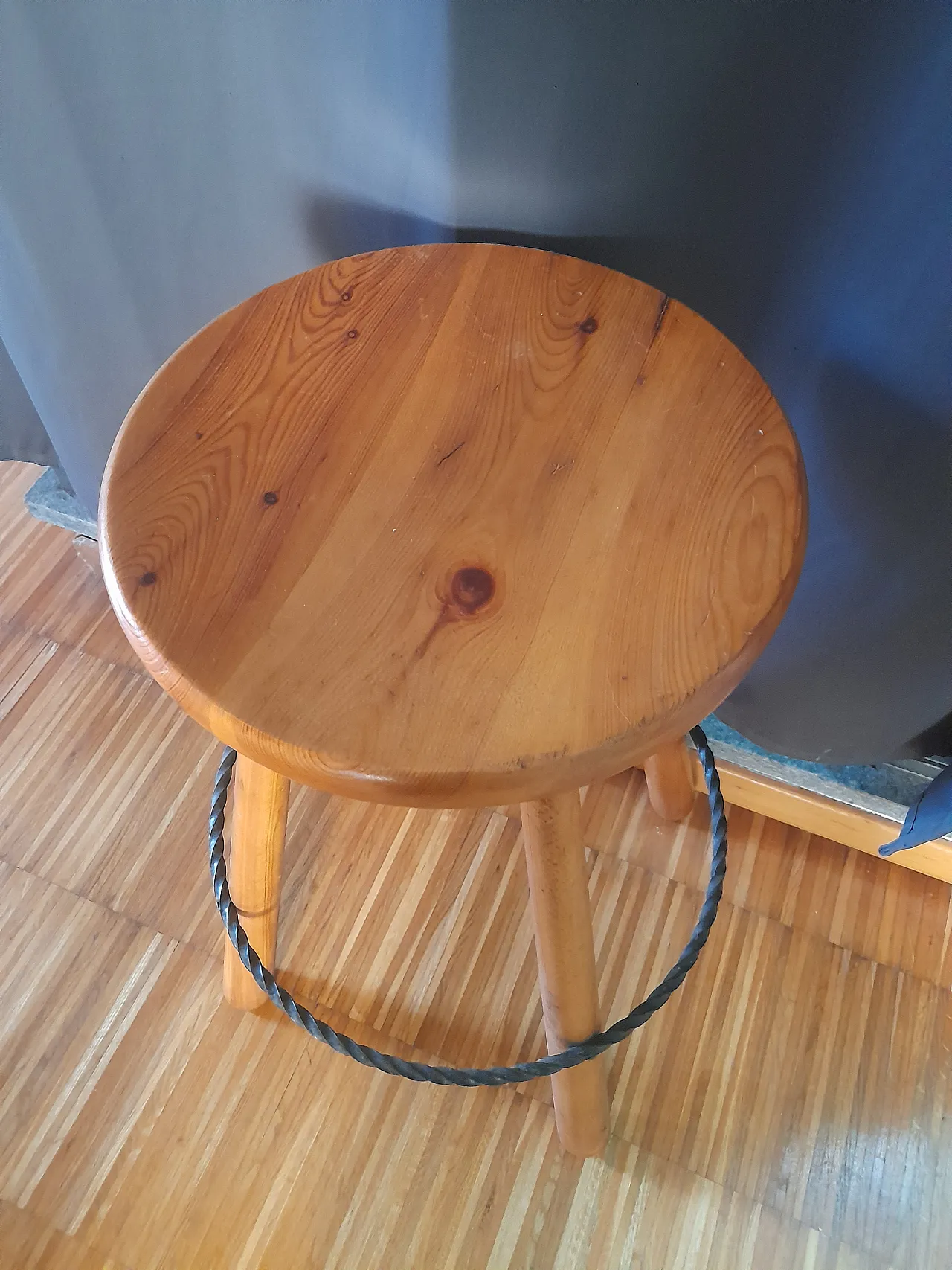 Pair of solid wood stools in the style of Charlotte Perriand, 70s 17