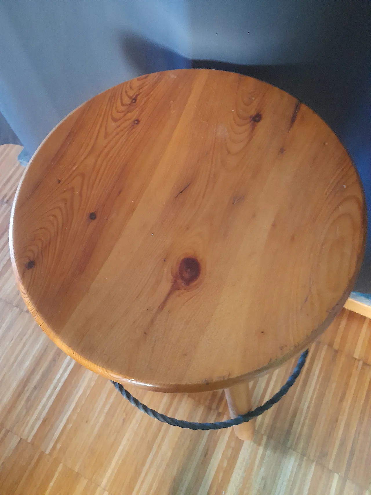 Pair of solid wood stools in the style of Charlotte Perriand, 70s 18