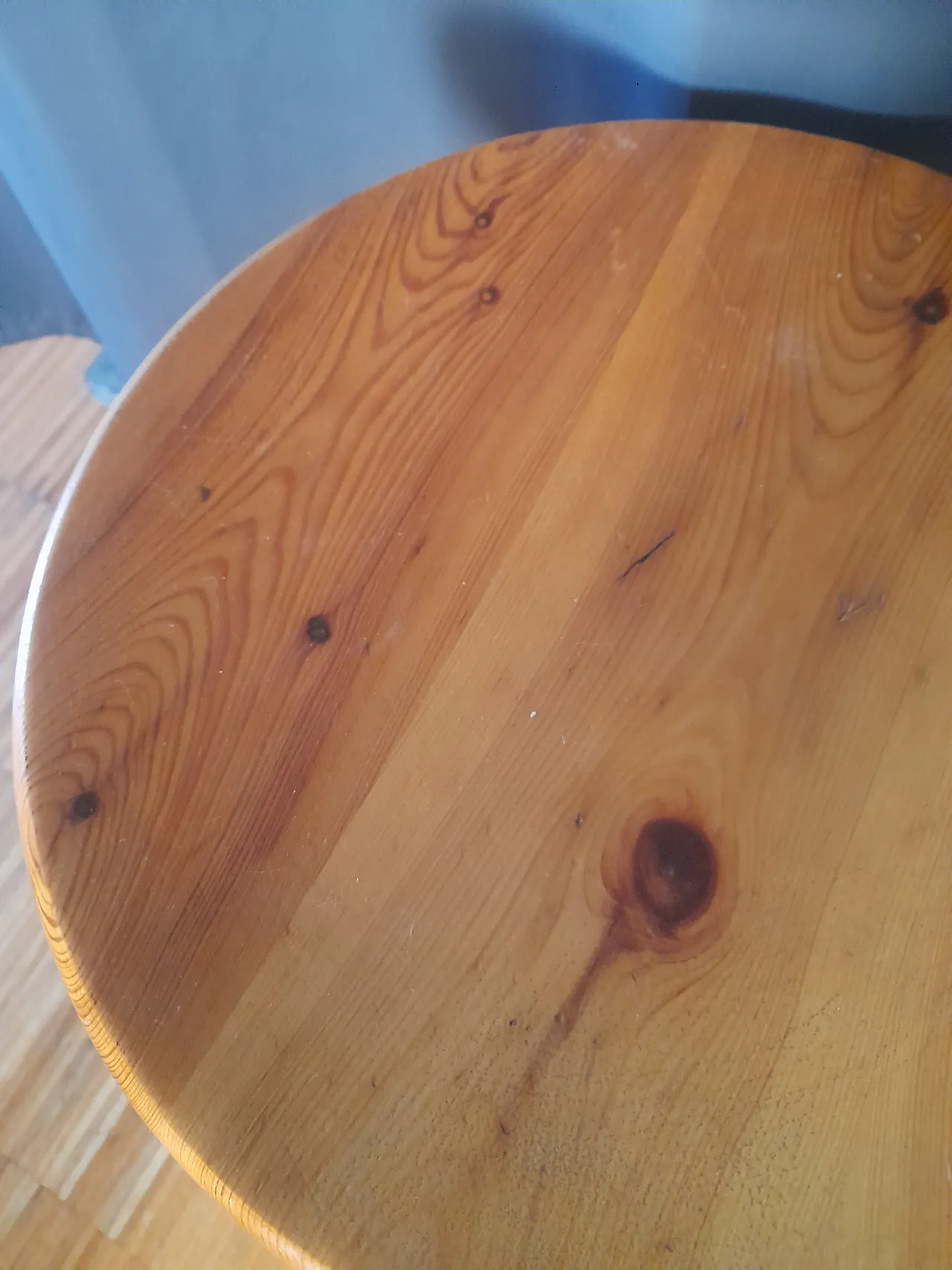 Pair of solid wood stools in the style of Charlotte Perriand, 70s 20