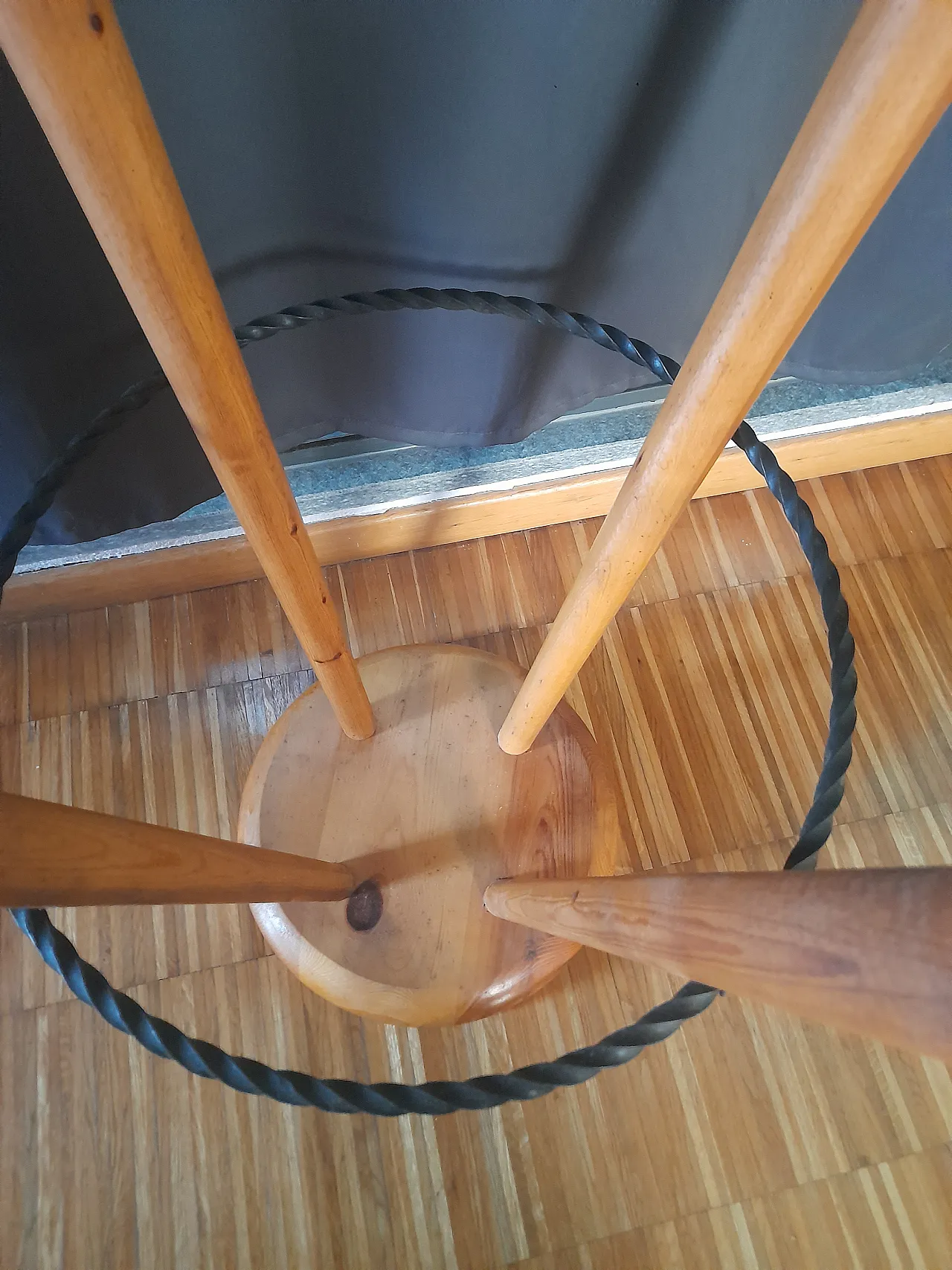 Pair of solid wood stools in the style of Charlotte Perriand, 70s 32