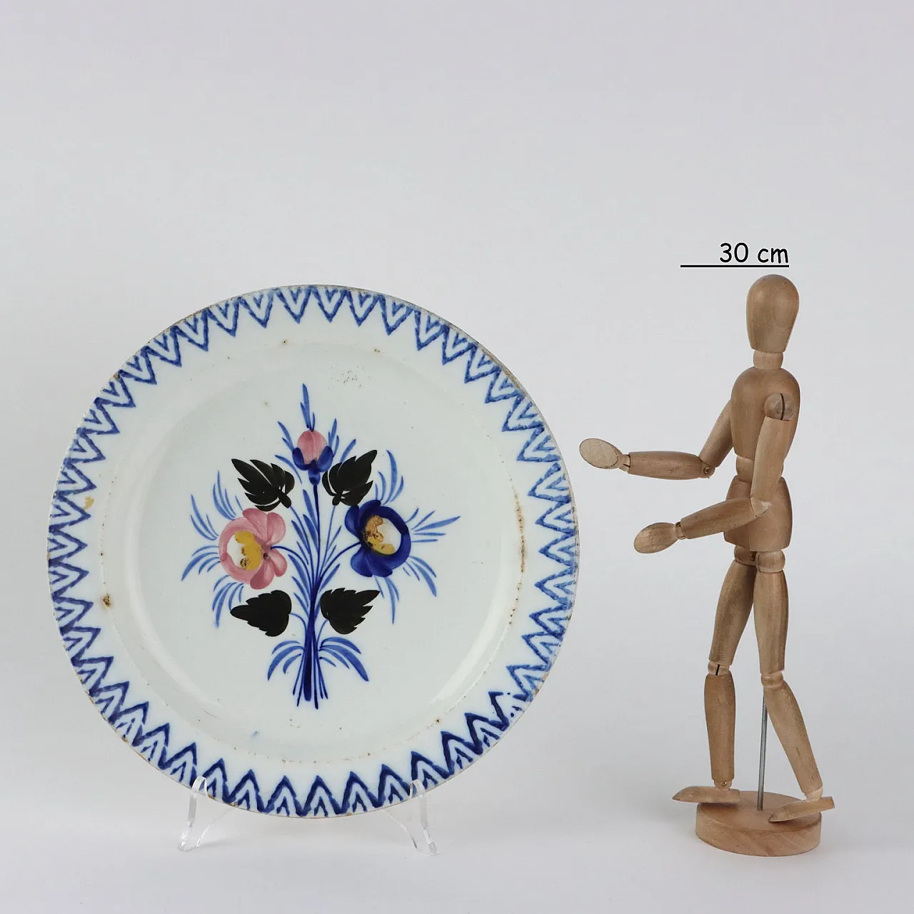 Piatto in ceramica con mazzo di fiori di Mondovì, fine '800 2