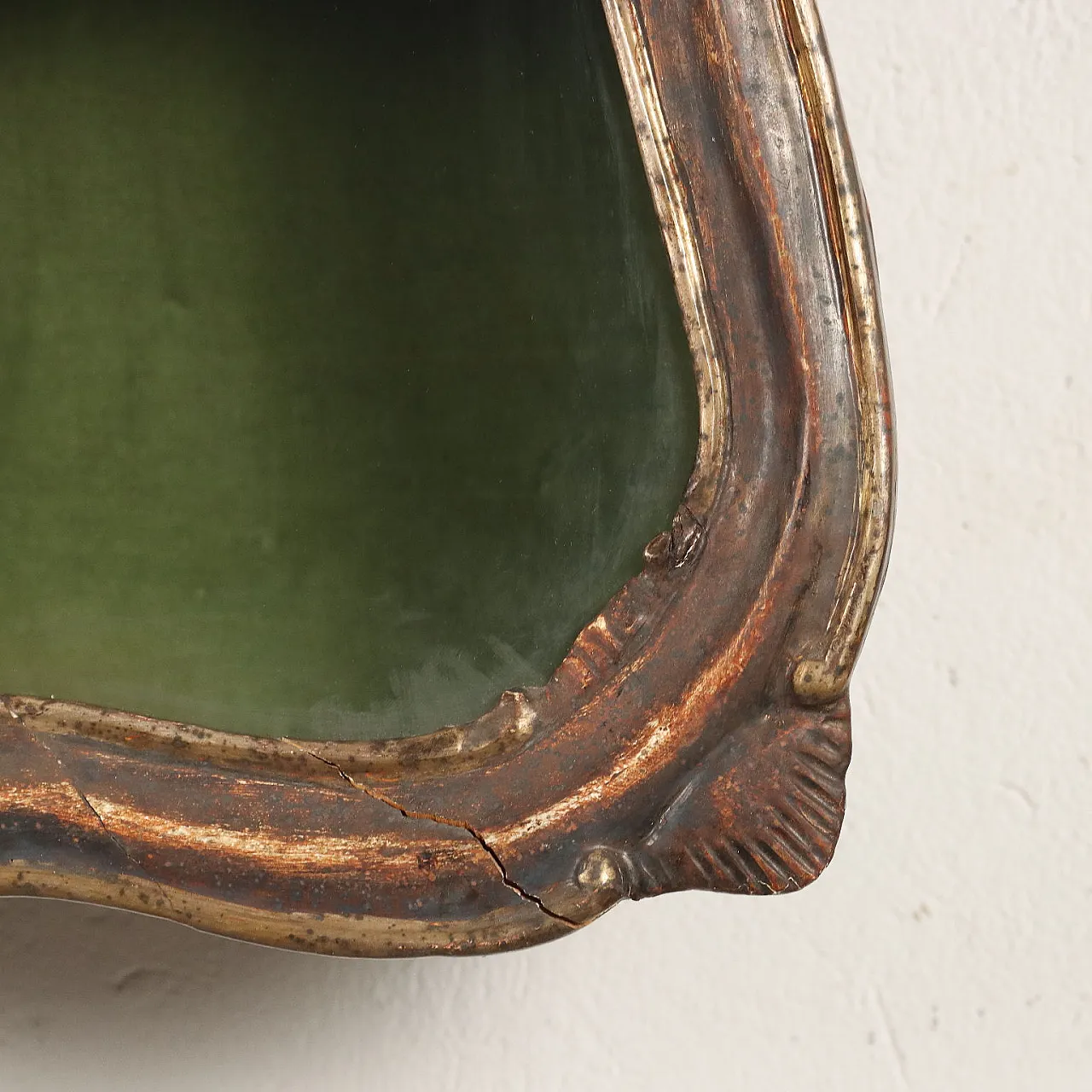 Rococo-style hanging display cabinet in wood and glass, early 20th century 9