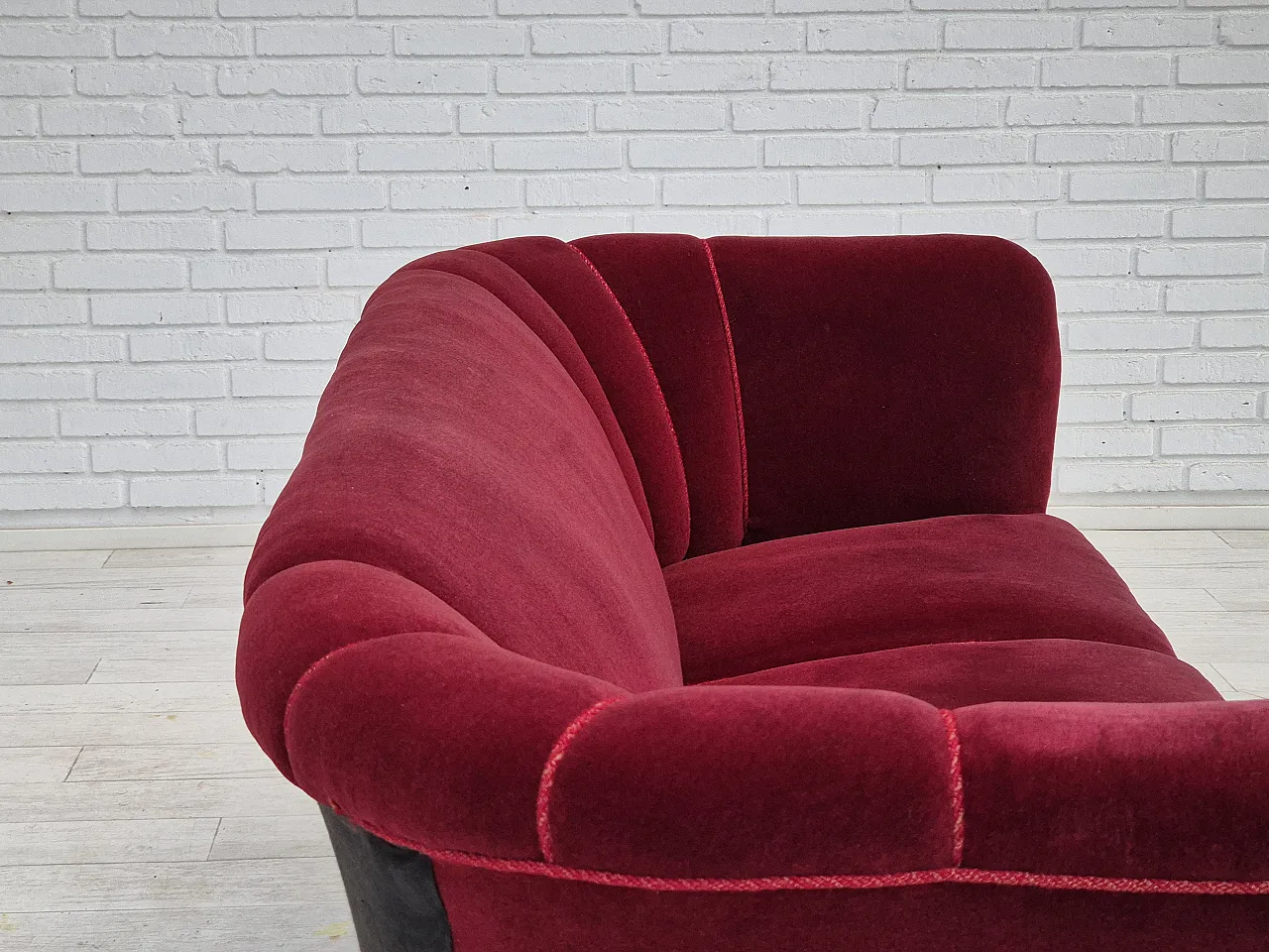 Danish 3 seater sofa cherry-red furniture, 60s 8