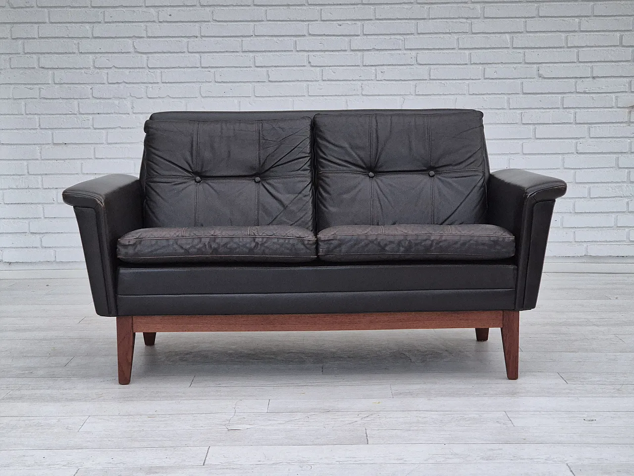 Danish 2 seater sofa in leather, 70s 2