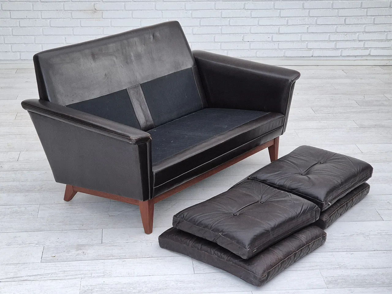 Danish 2 seater sofa in leather, 70s 15