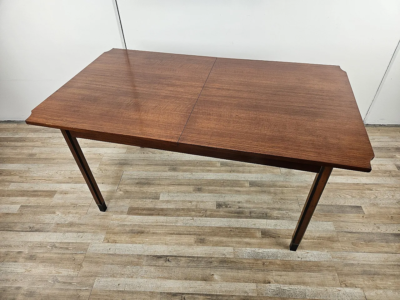 Tavolo scandinavo allungabile in teak anni '70 1