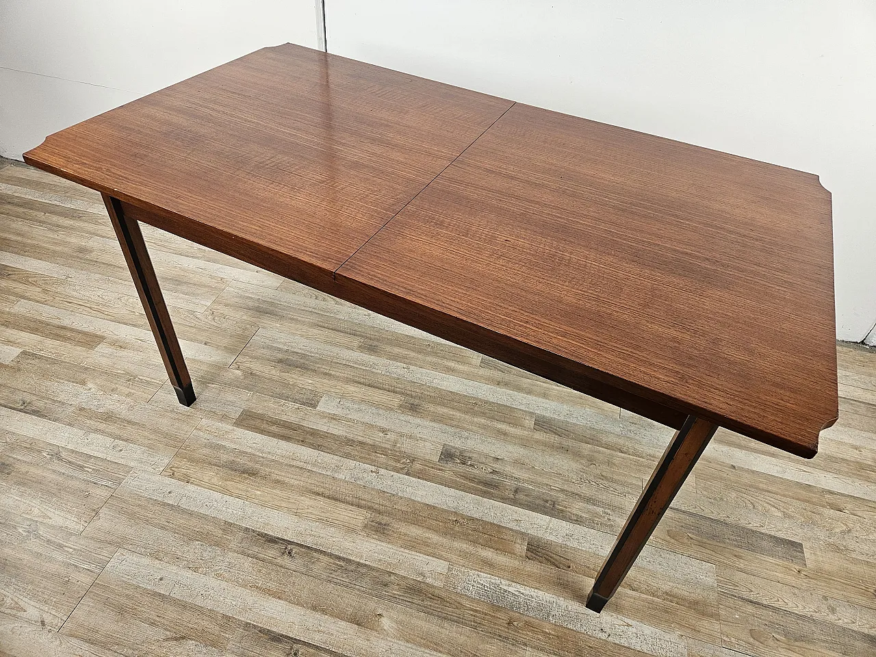 Tavolo scandinavo allungabile in teak anni '70 2