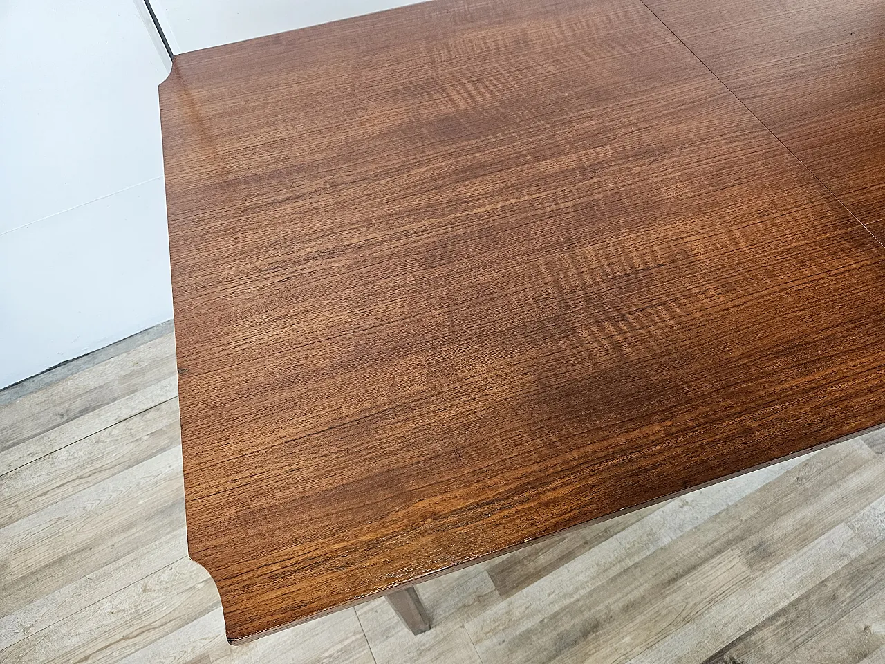 Scandinavian extendable teak table, 70s 4