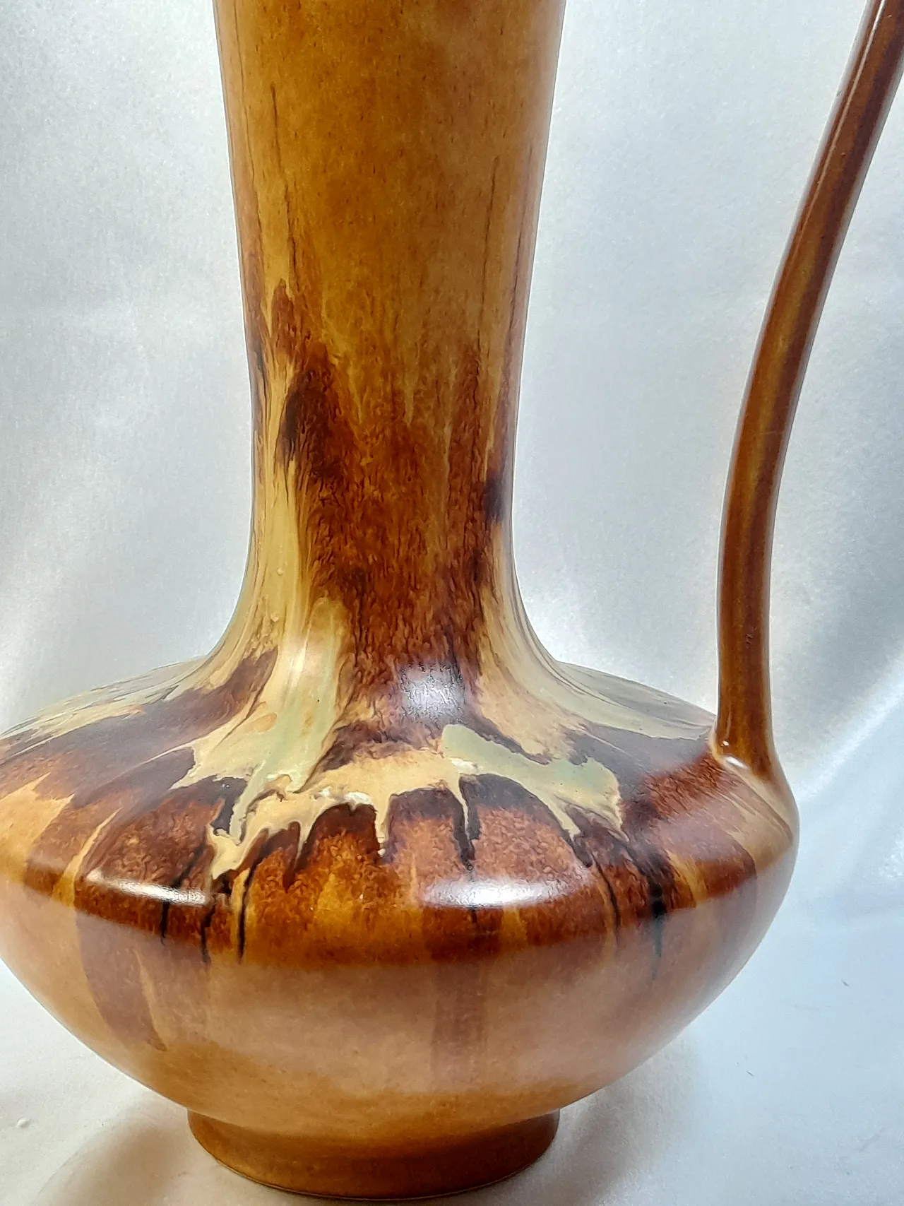 Two Bertoncello Rigon jug vases 11