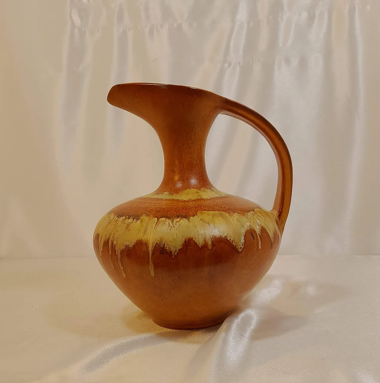 Two Bertoncello Rigon jug vases 24