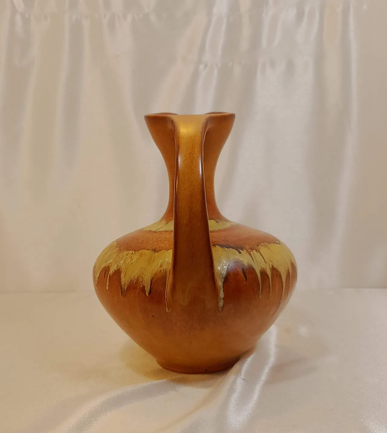 Two Bertoncello Rigon jug vases 25