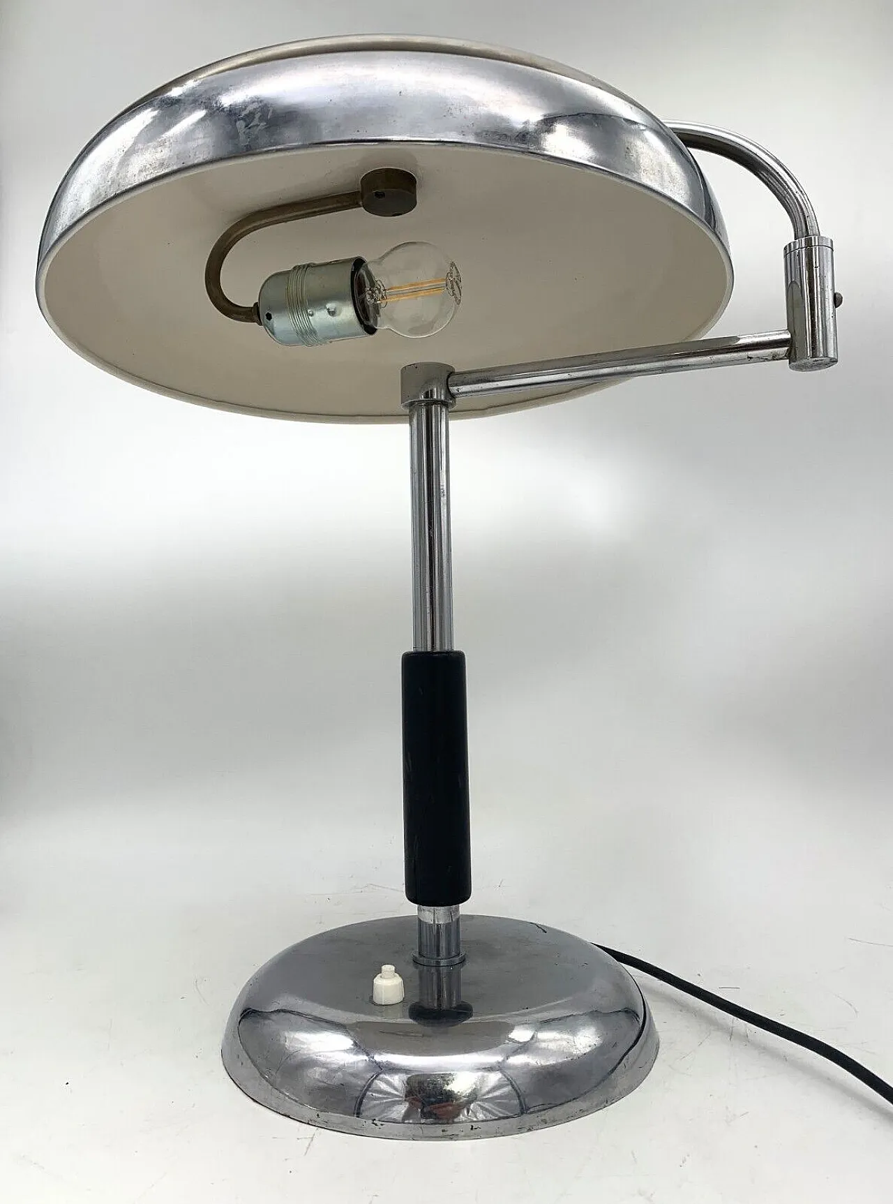 Movable ministerial table lamp, 1940s 3