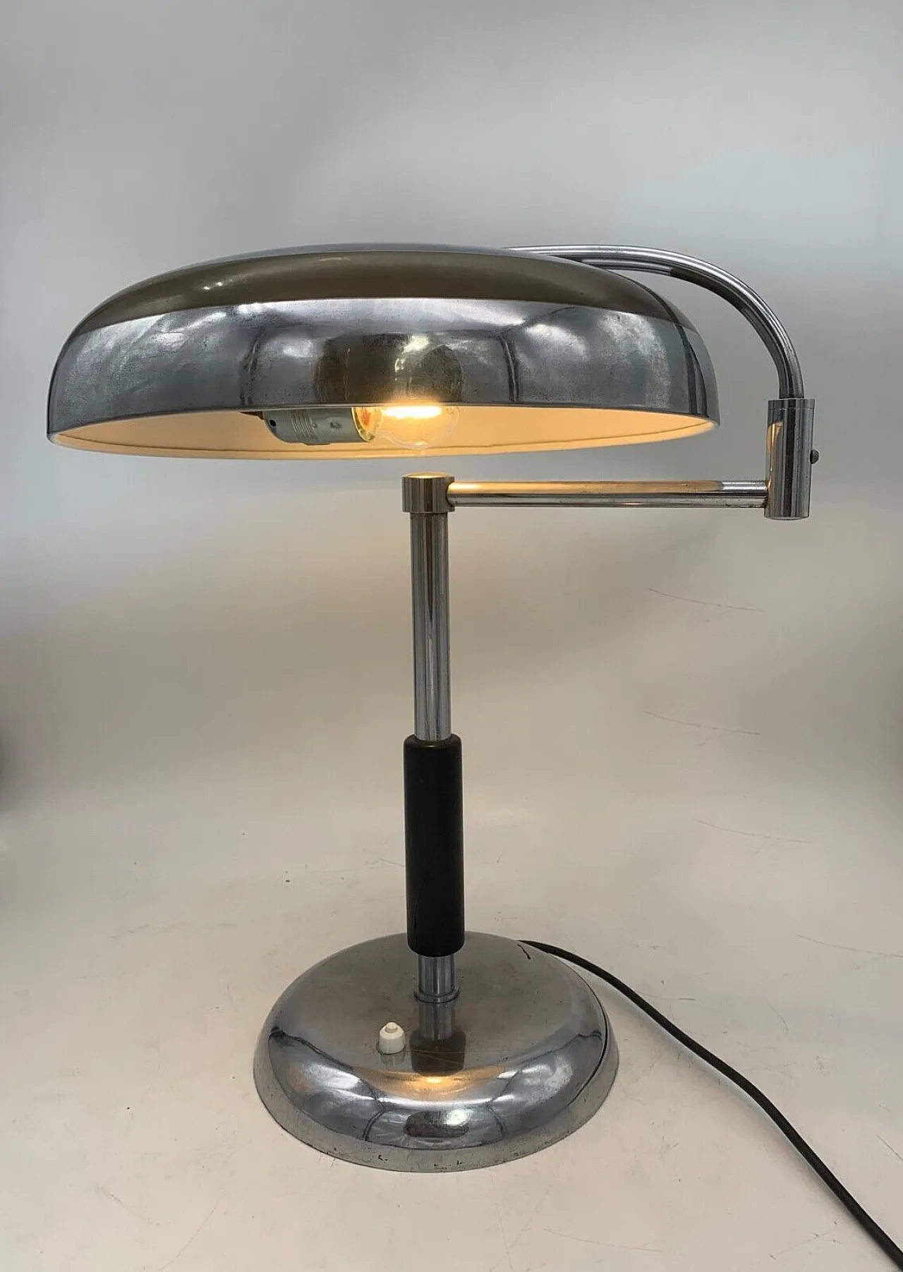 Movable ministerial table lamp, 1940s 4