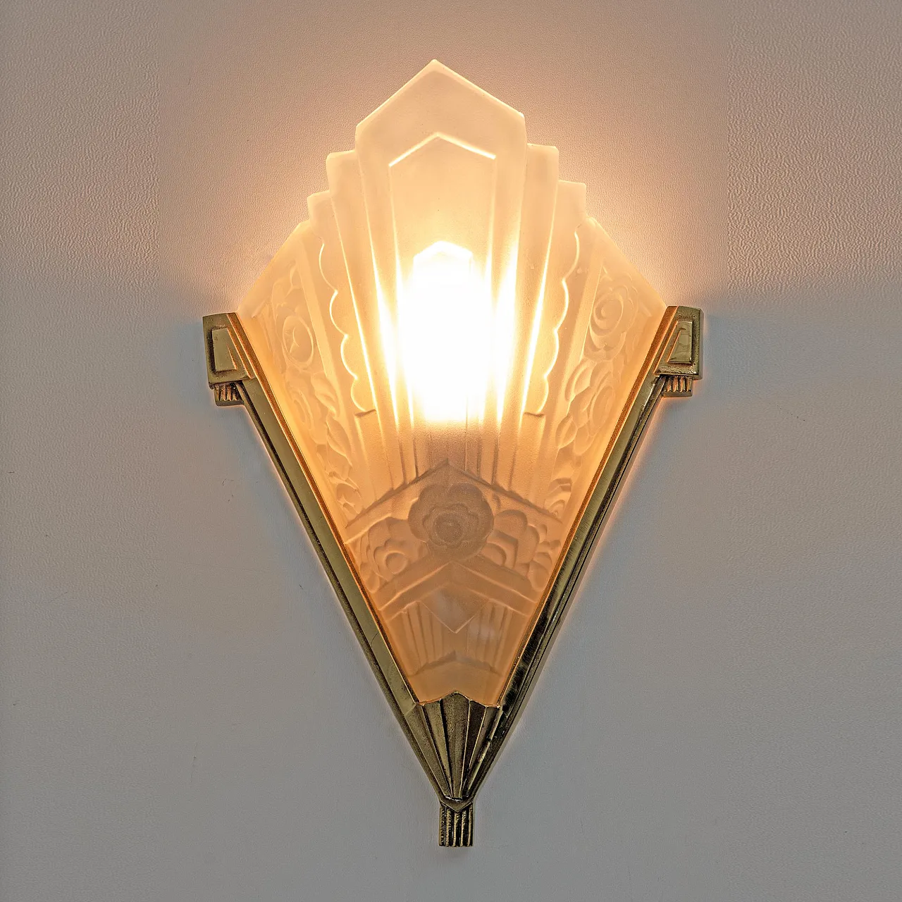 4 Lampade Art Déco in vetro pressato e ottone, anni '30 3