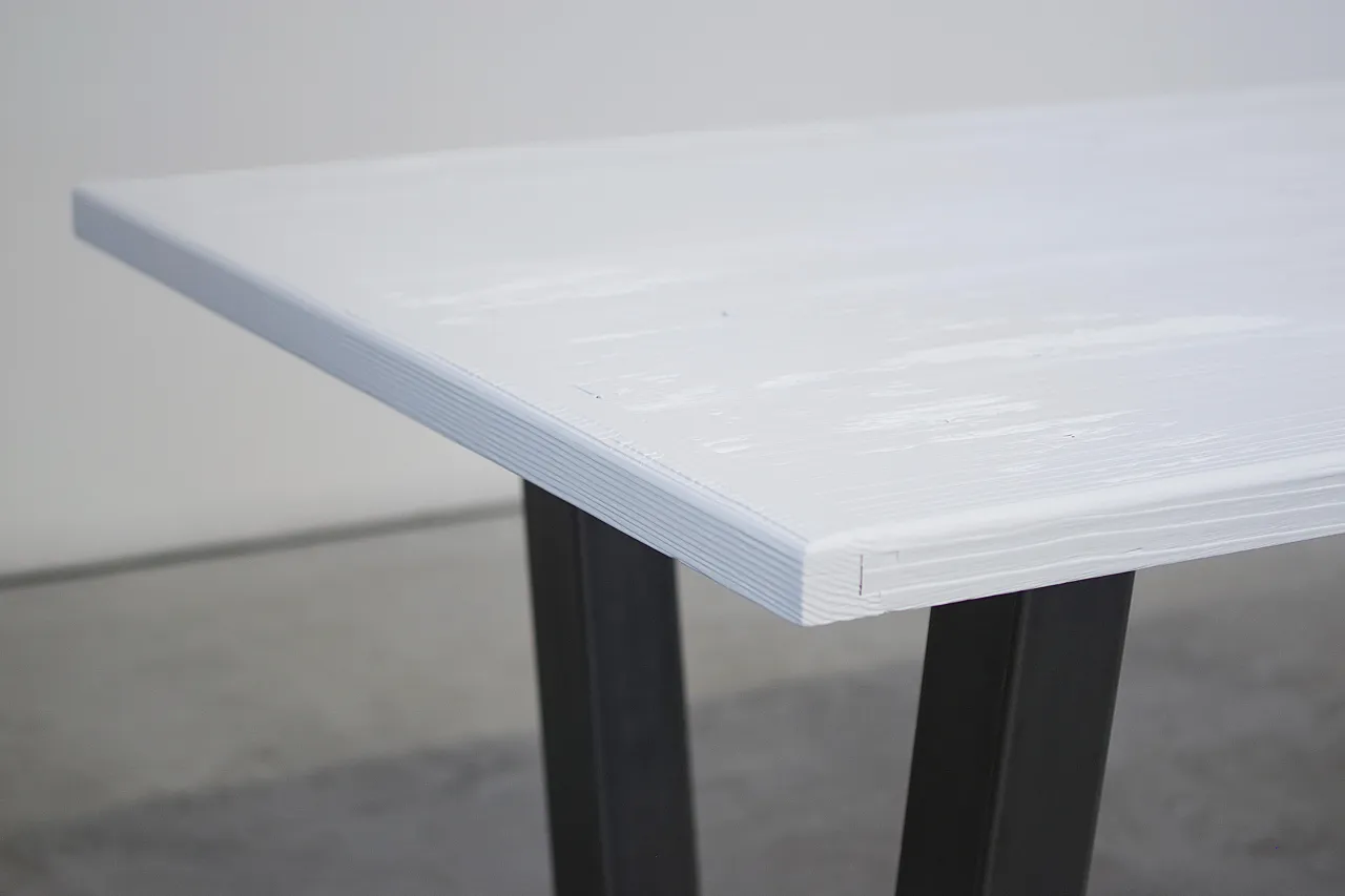 Handcrafted white lacquered brushed fir table with iron legs, 2020 4