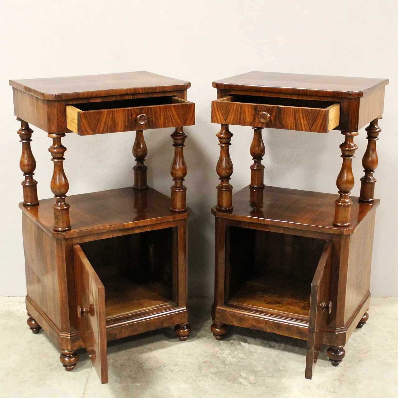 Pair of Louis Philippe bedside tables in walnut, 19th century 2