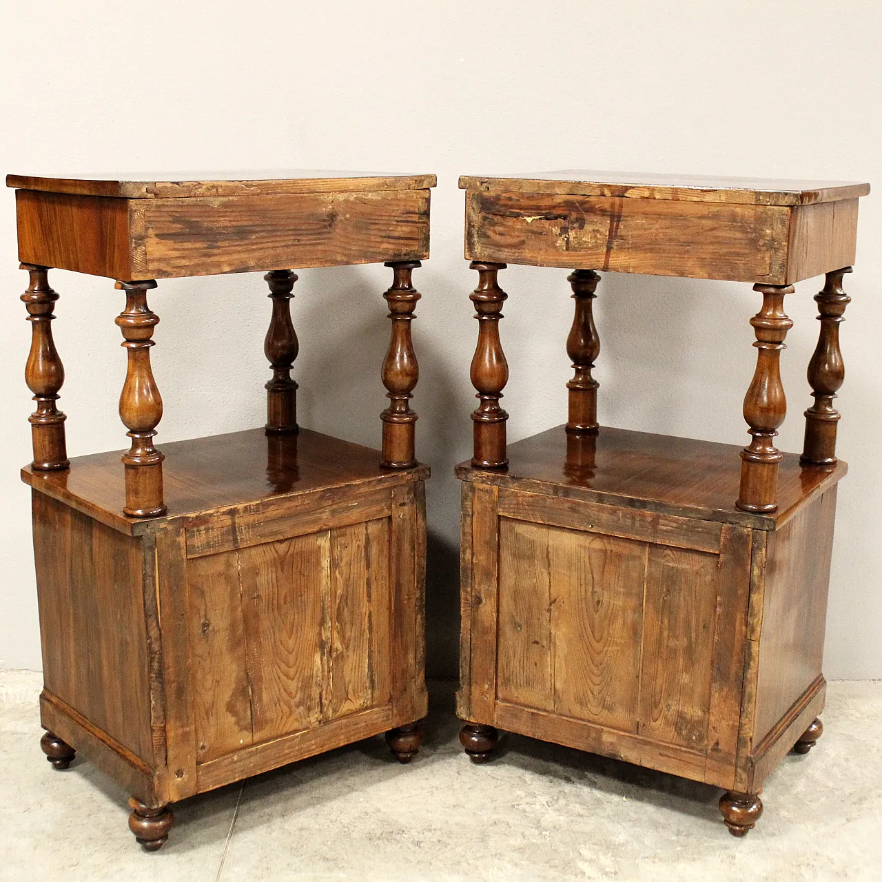 Pair of Louis Philippe bedside tables in walnut, 19th century 10