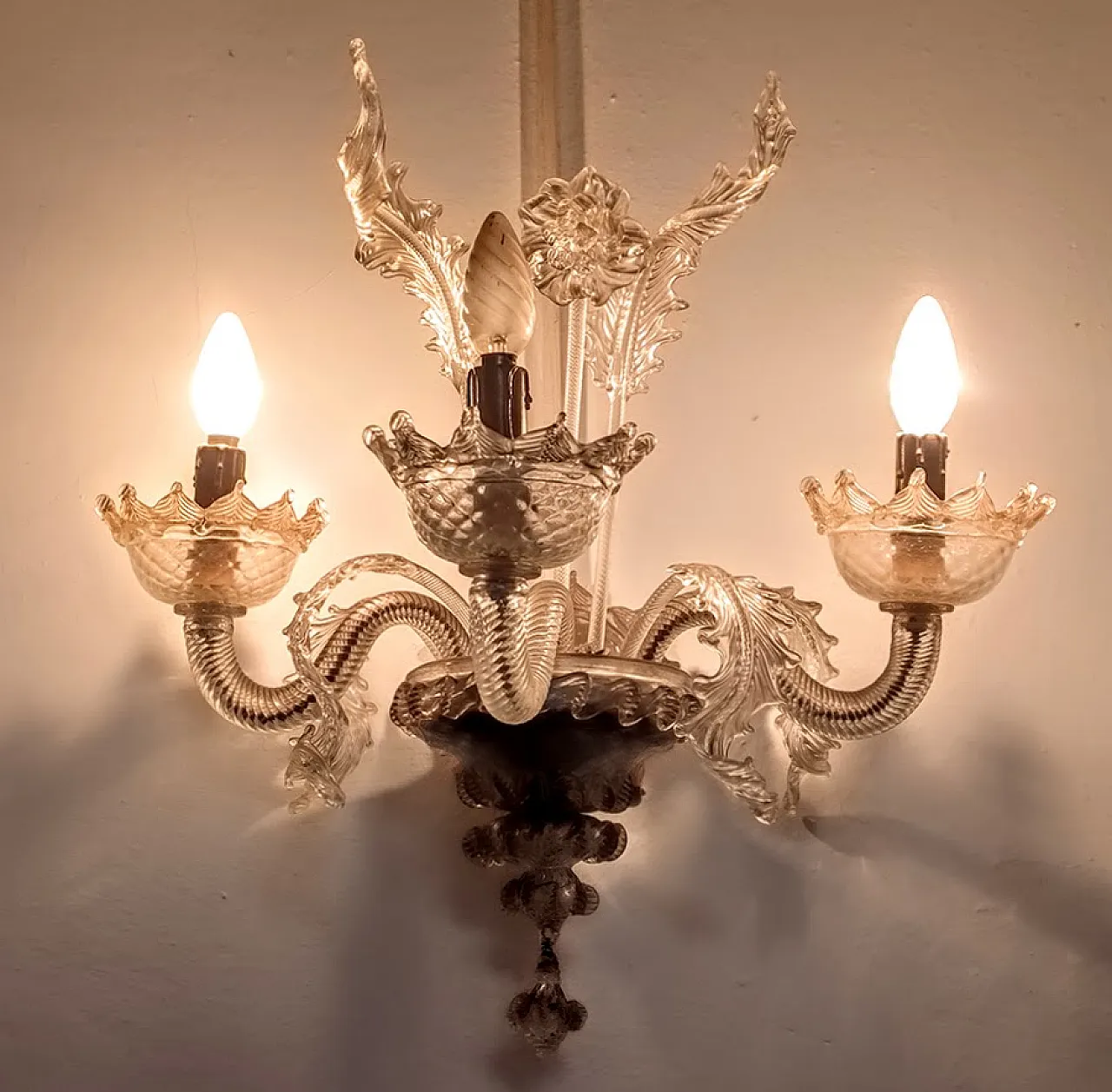 4 Murano classic Chadeliers and 7 sconces,  1930s 4