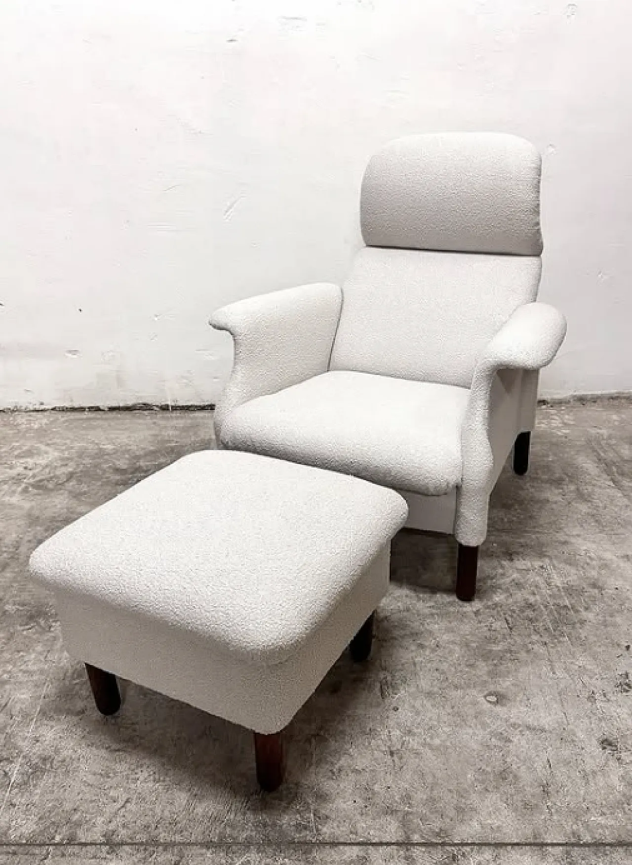 Sanluca armchair with footstool by A. and P.G. Castiglioni, anni '60 2