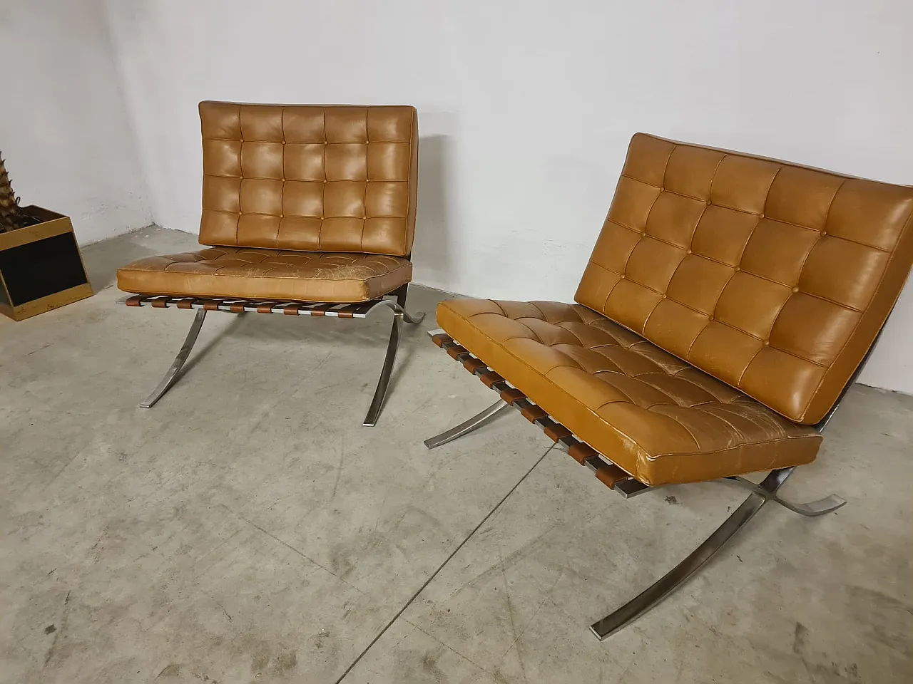 Pair of Knoll Barcellona armchairs, 60s 4