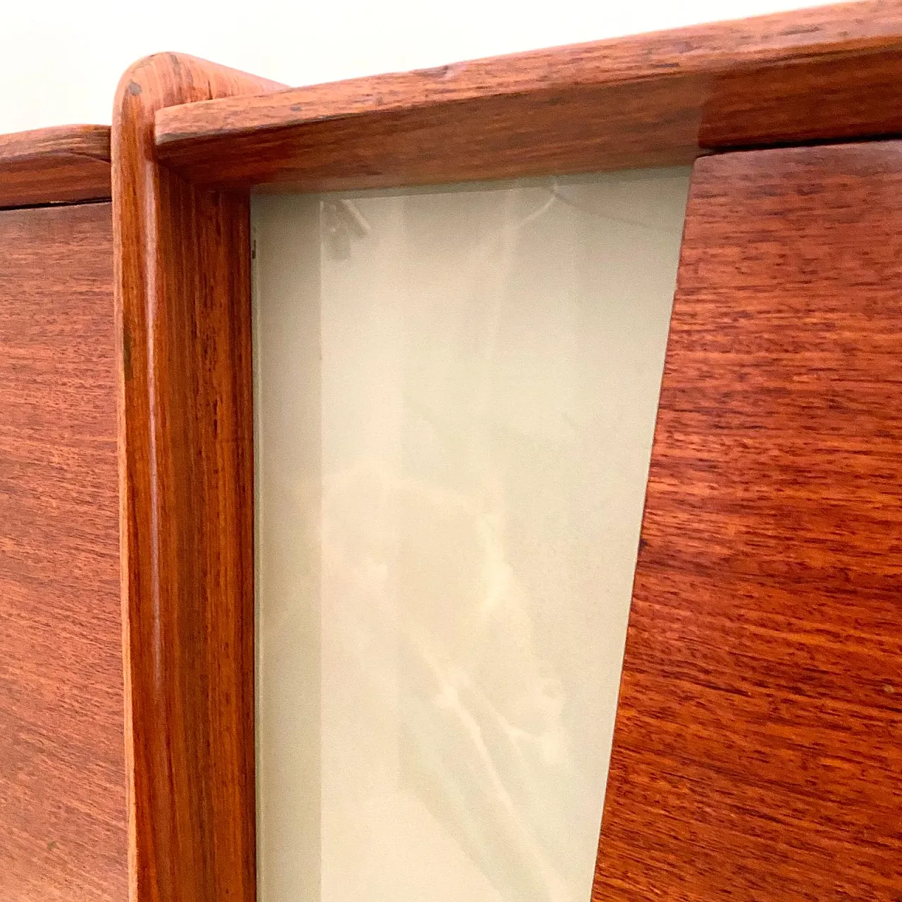 Sideboard in rosewood and marbled glass from the 1960s 8