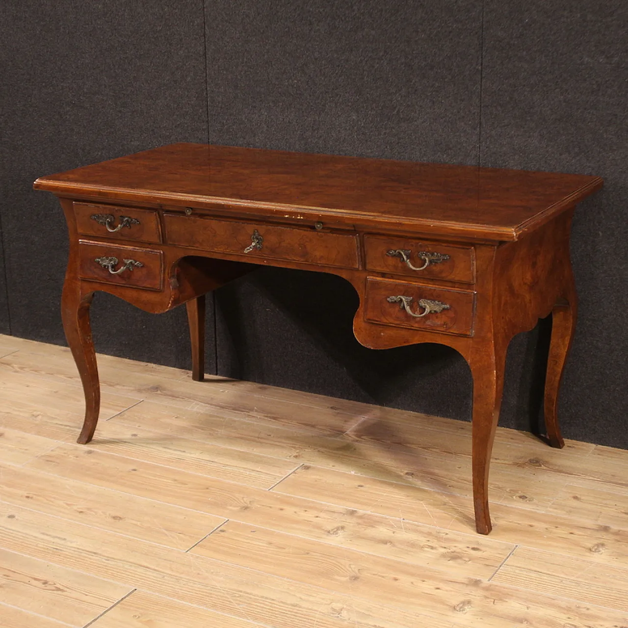 Italian Louis XV style center desk, 20th century 1