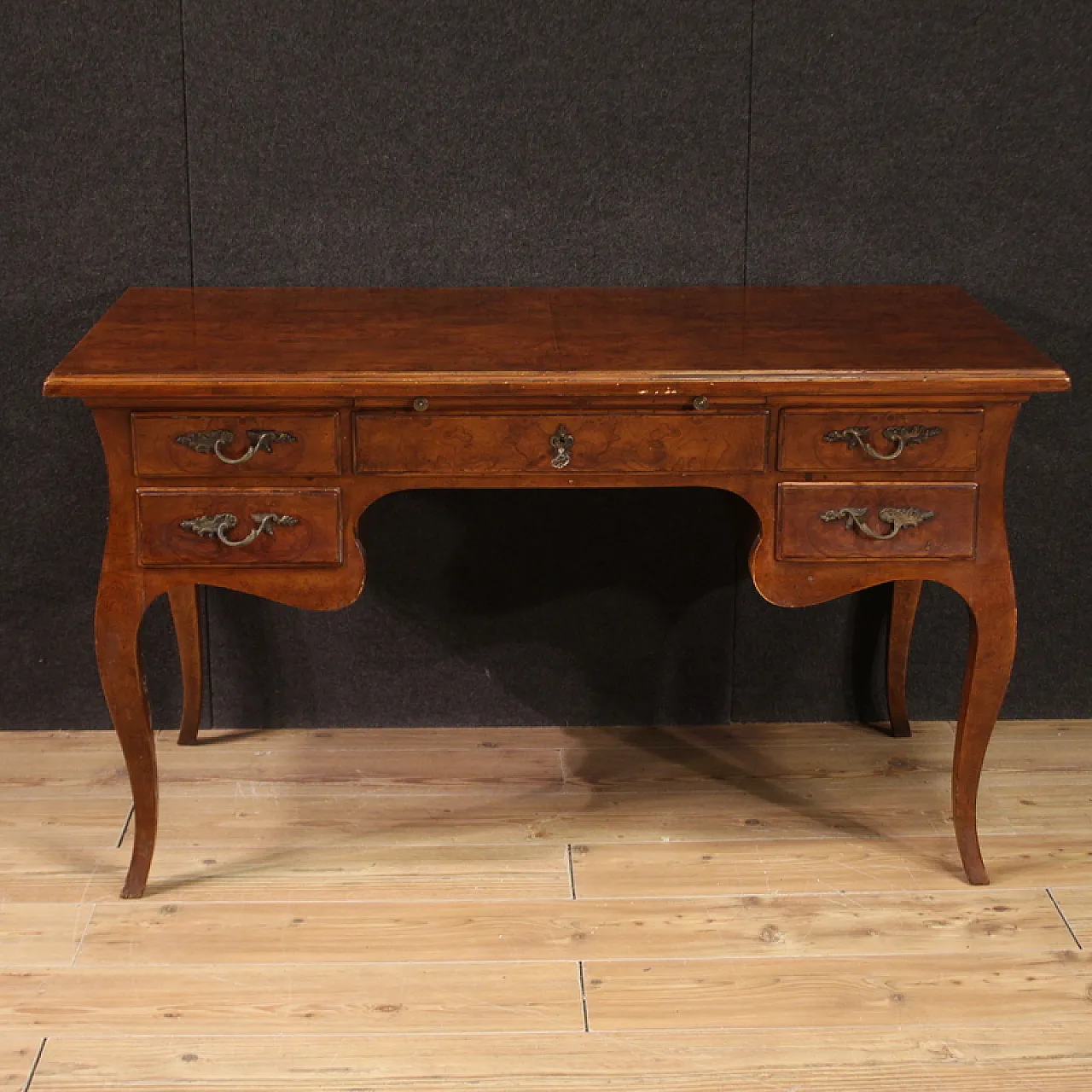 Italian Louis XV style center desk, 20th century 3