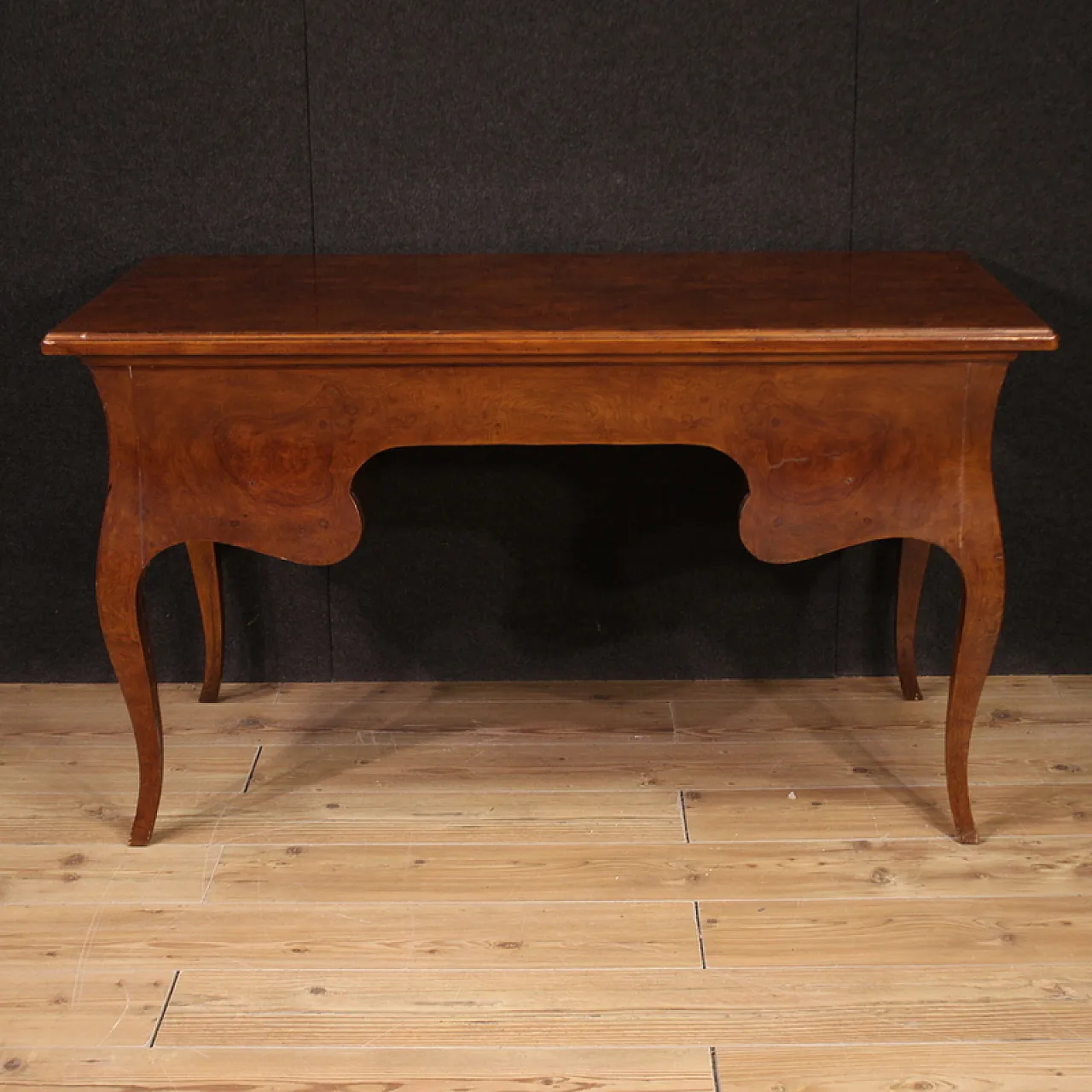 Italian Louis XV style center desk, 20th century 6