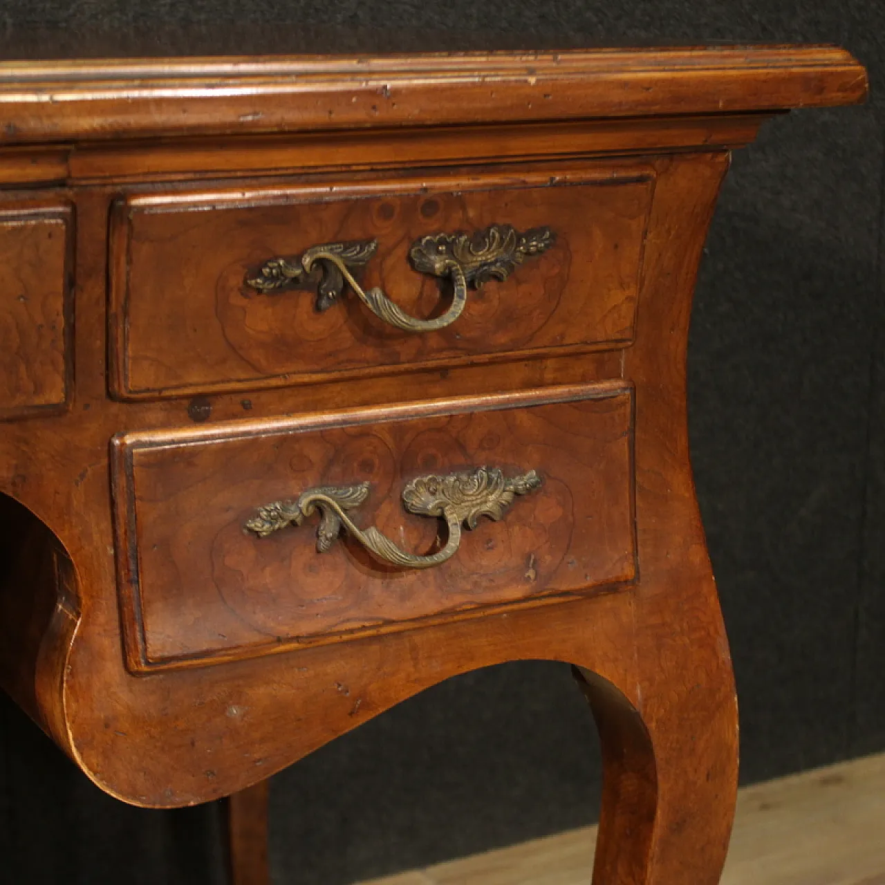 Italian Louis XV style center desk, 20th century 8