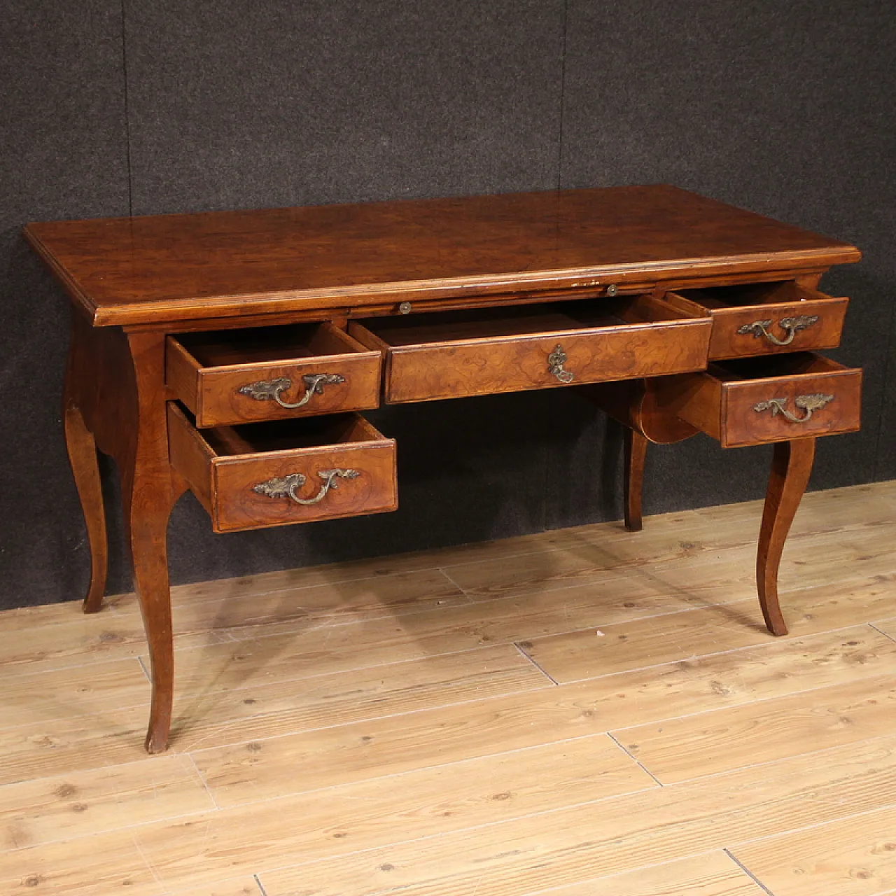 Italian Louis XV style center desk, 20th century 10