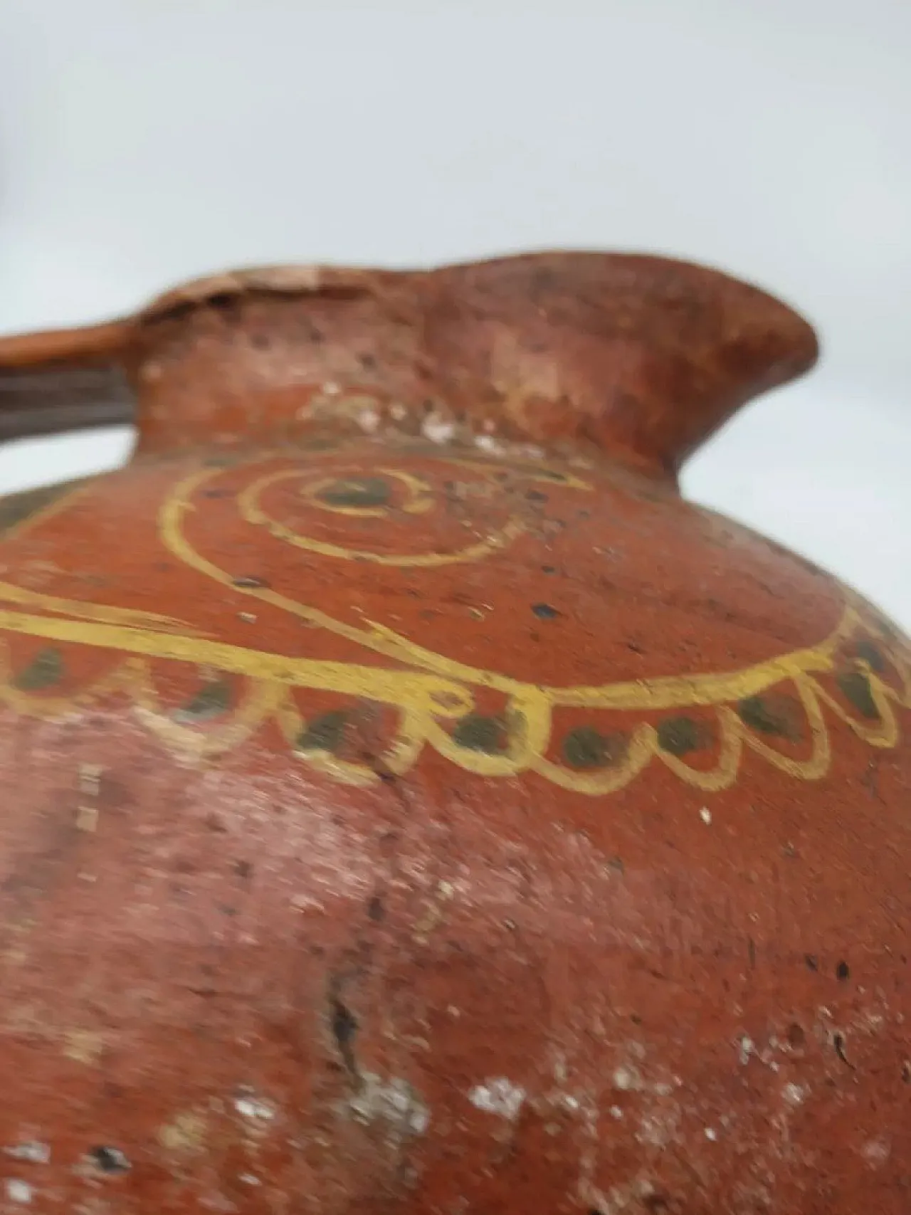 Painted terracotta vase, 17th century 3