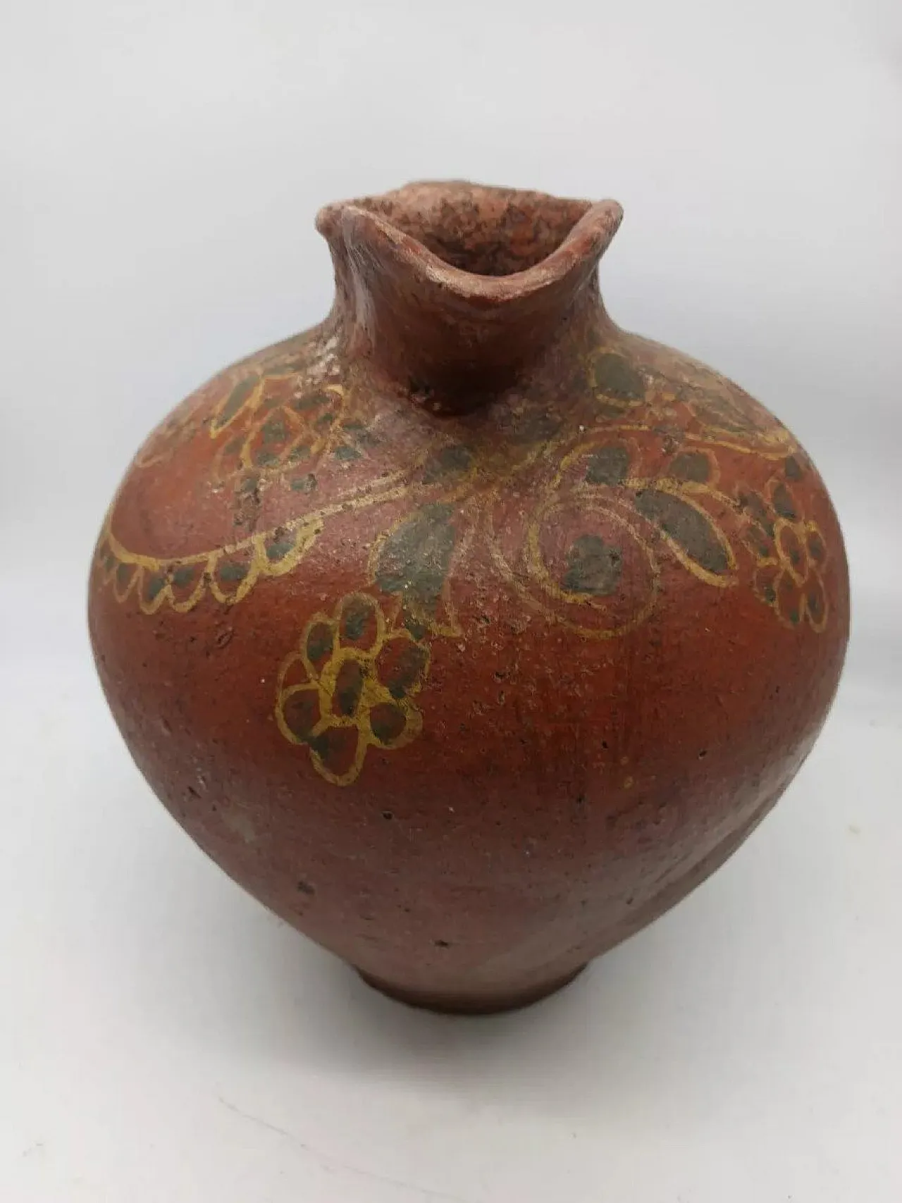 Painted terracotta vase, 17th century 6