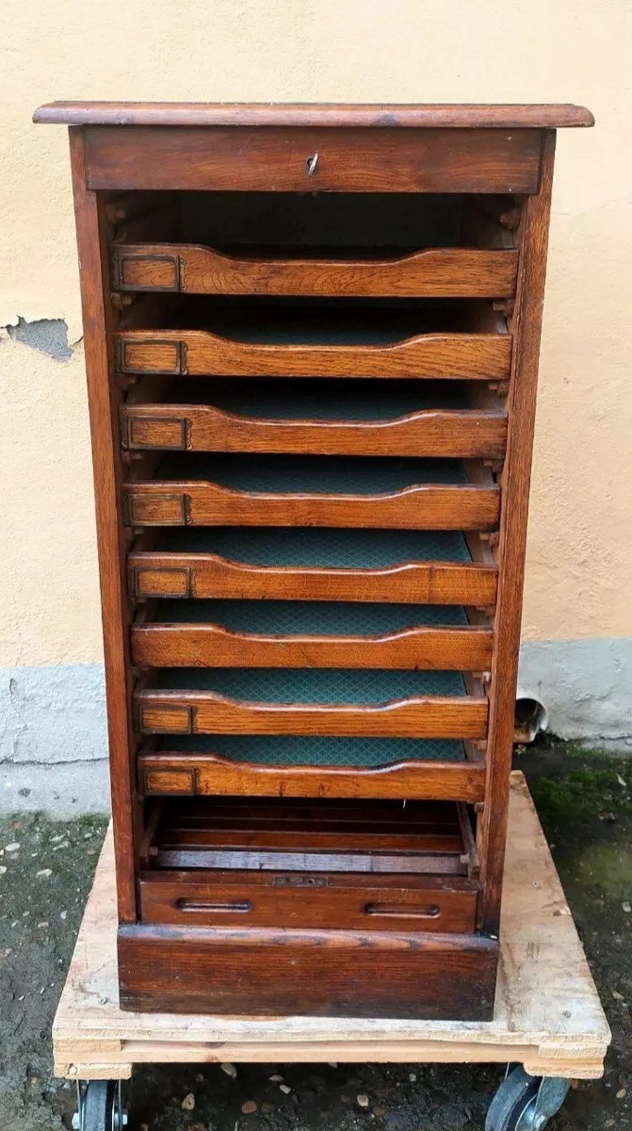 Folder cabinet with solid oak shutter, early 20th century 1