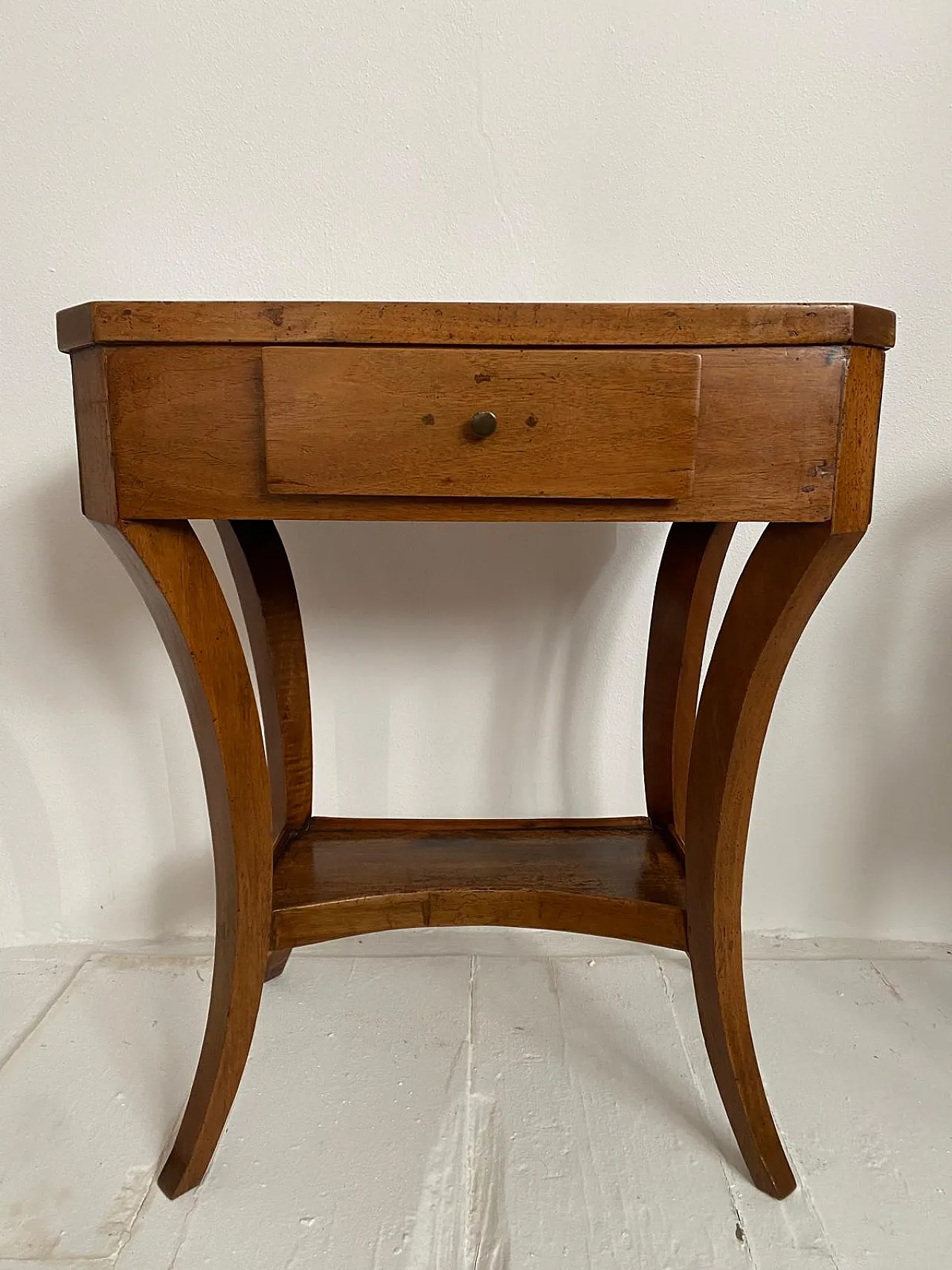 Directoire Walnut working table with mouved legs, 19th century 1