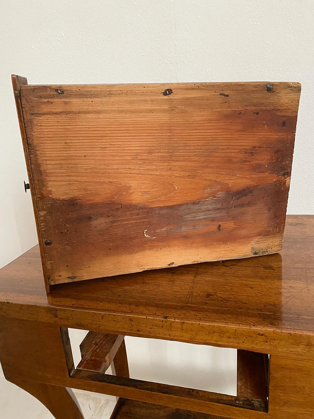 Directoire Walnut working table with mouved legs, 19th century 4