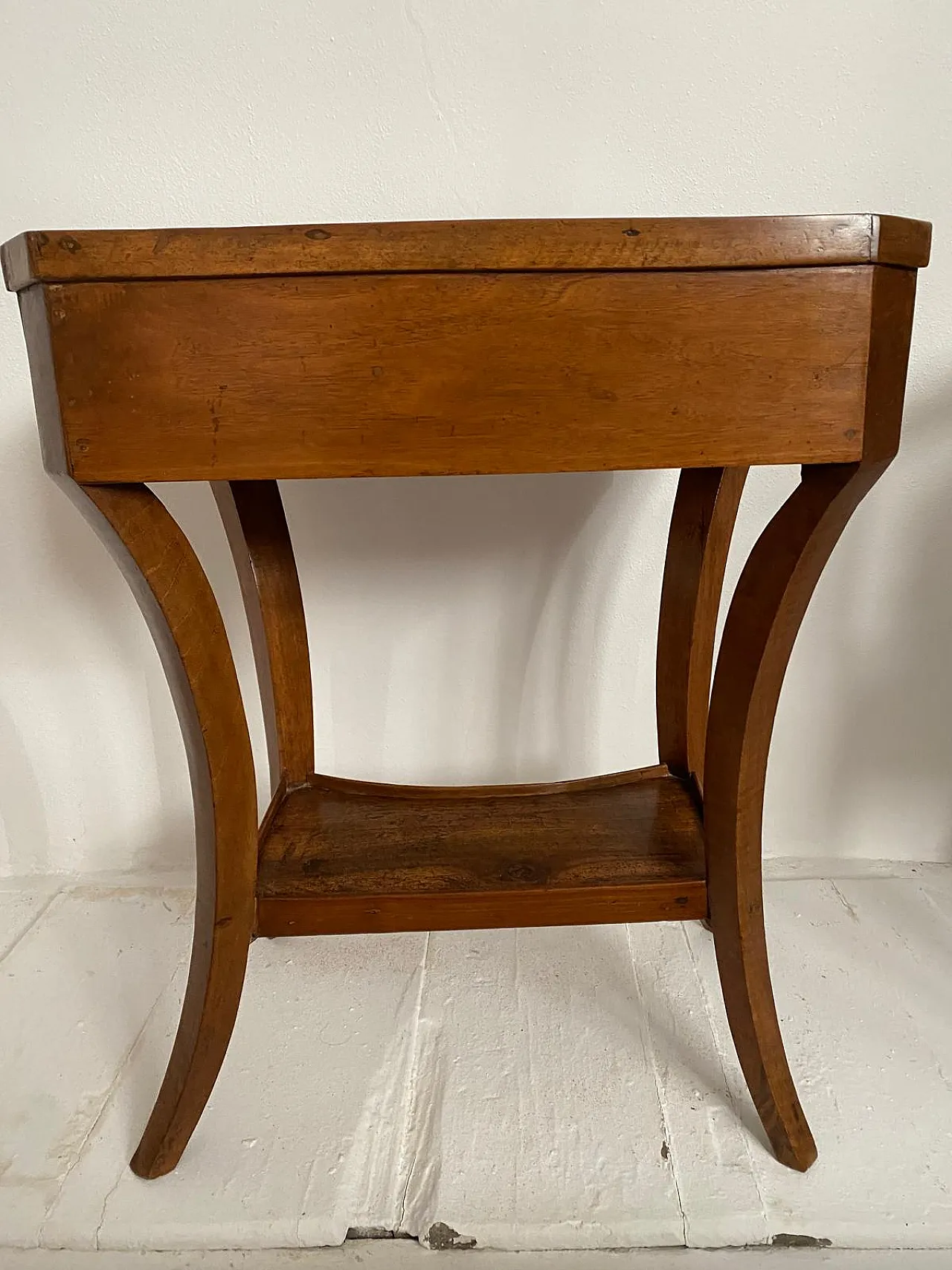 Directoire Walnut working table with mouved legs, 19th century 6