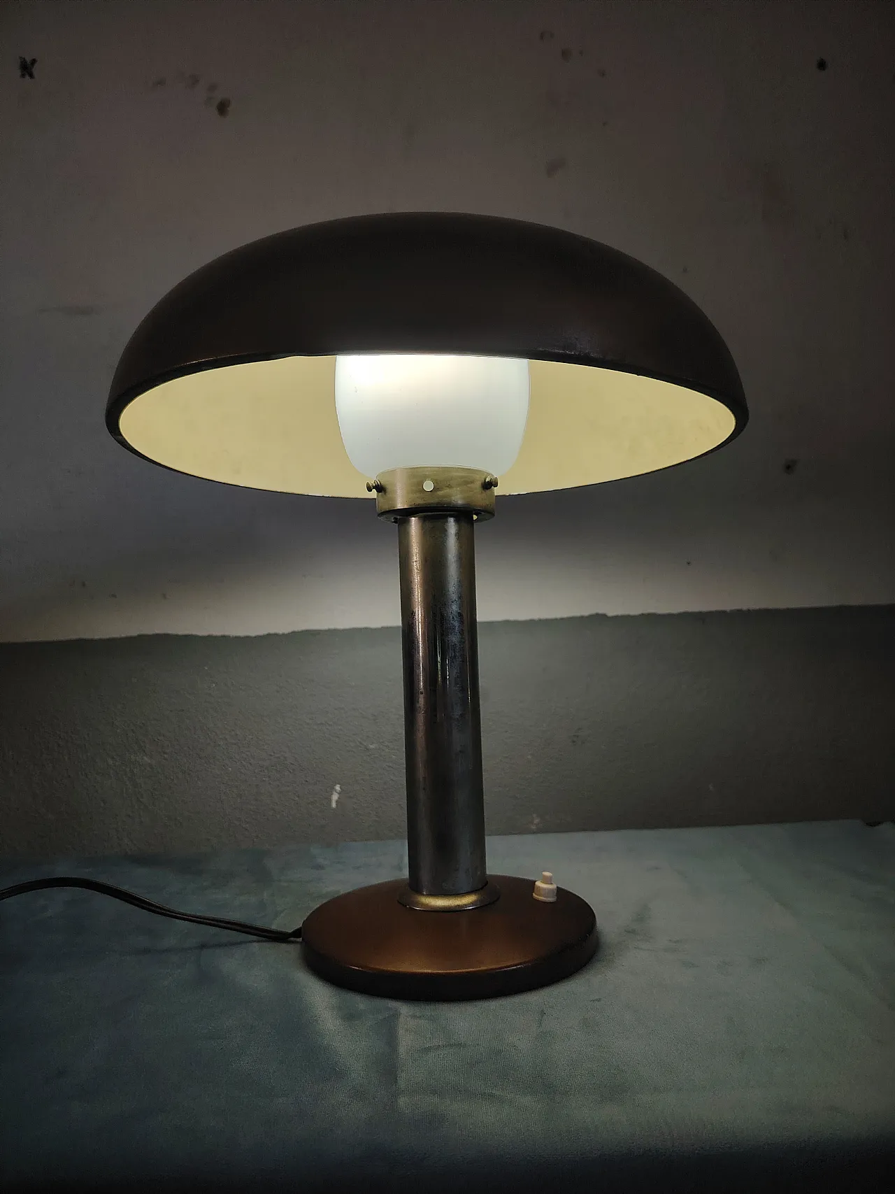 Lampada da tavolo di Gio Ponti per Ugo Pollice, anni '40 11