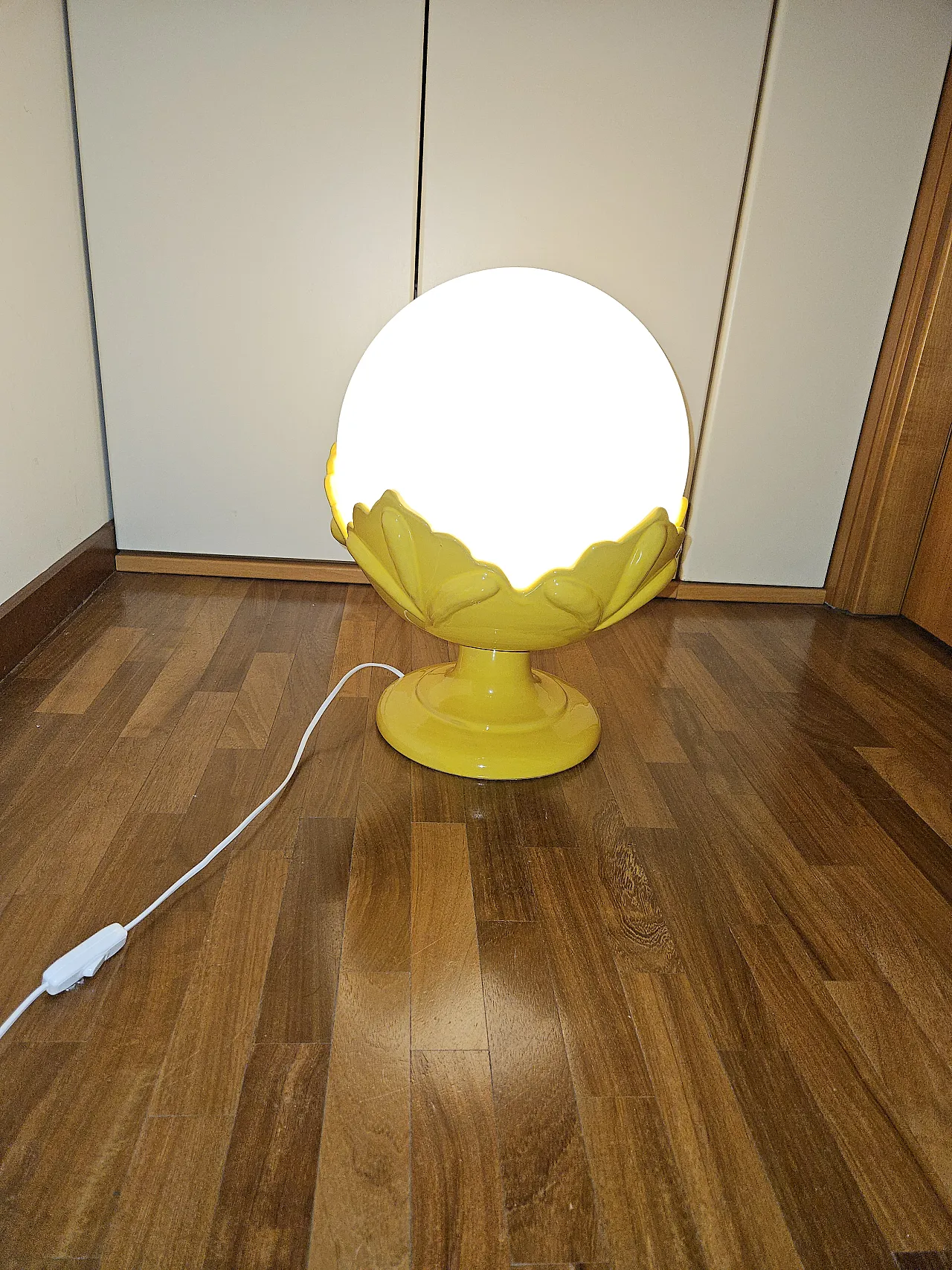 Lampada da tavolo in ceramica smaltata e vetro opale, anni 2000 39