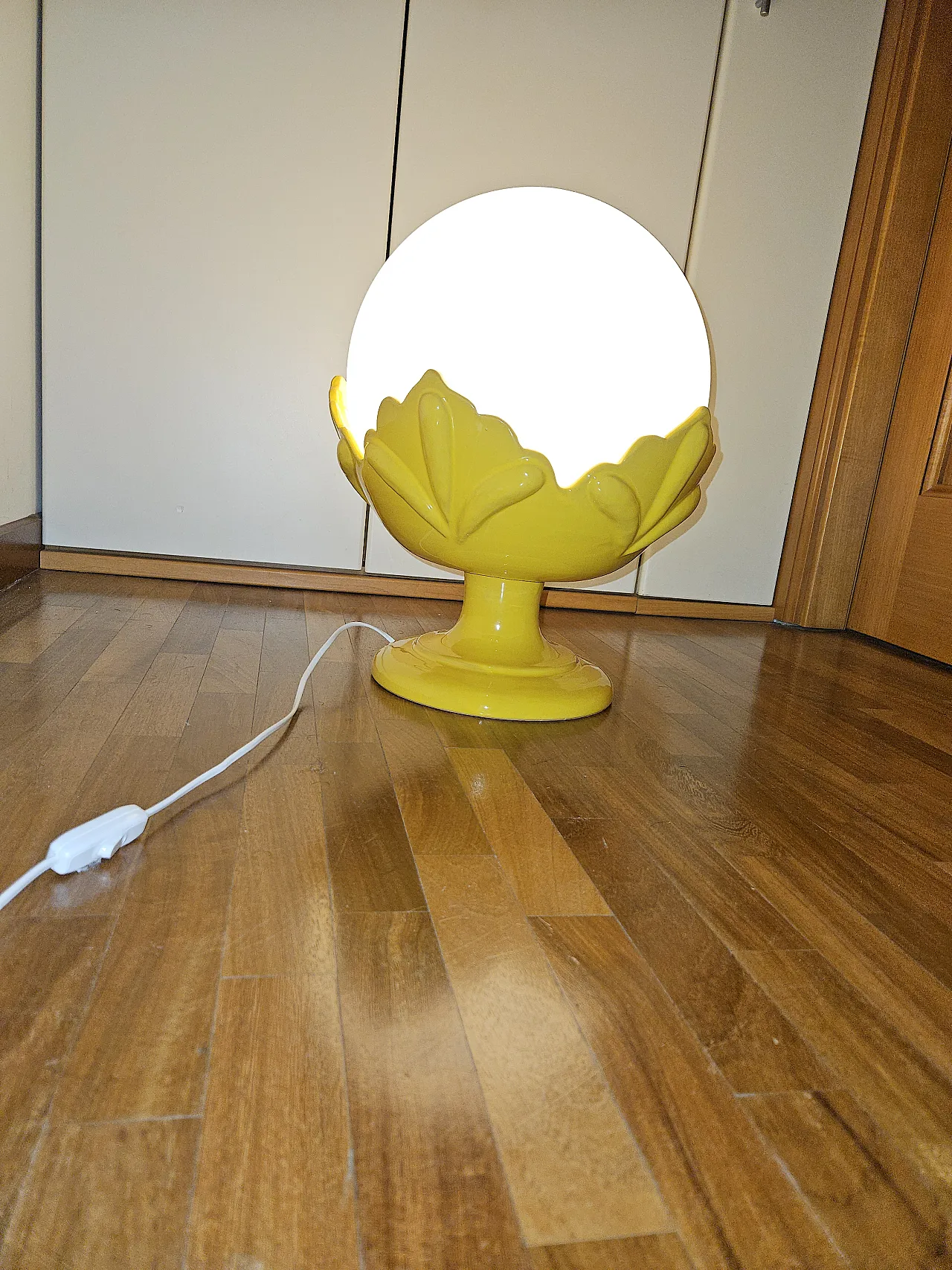 Lampada da tavolo in ceramica smaltata e vetro opale, anni 2000 40